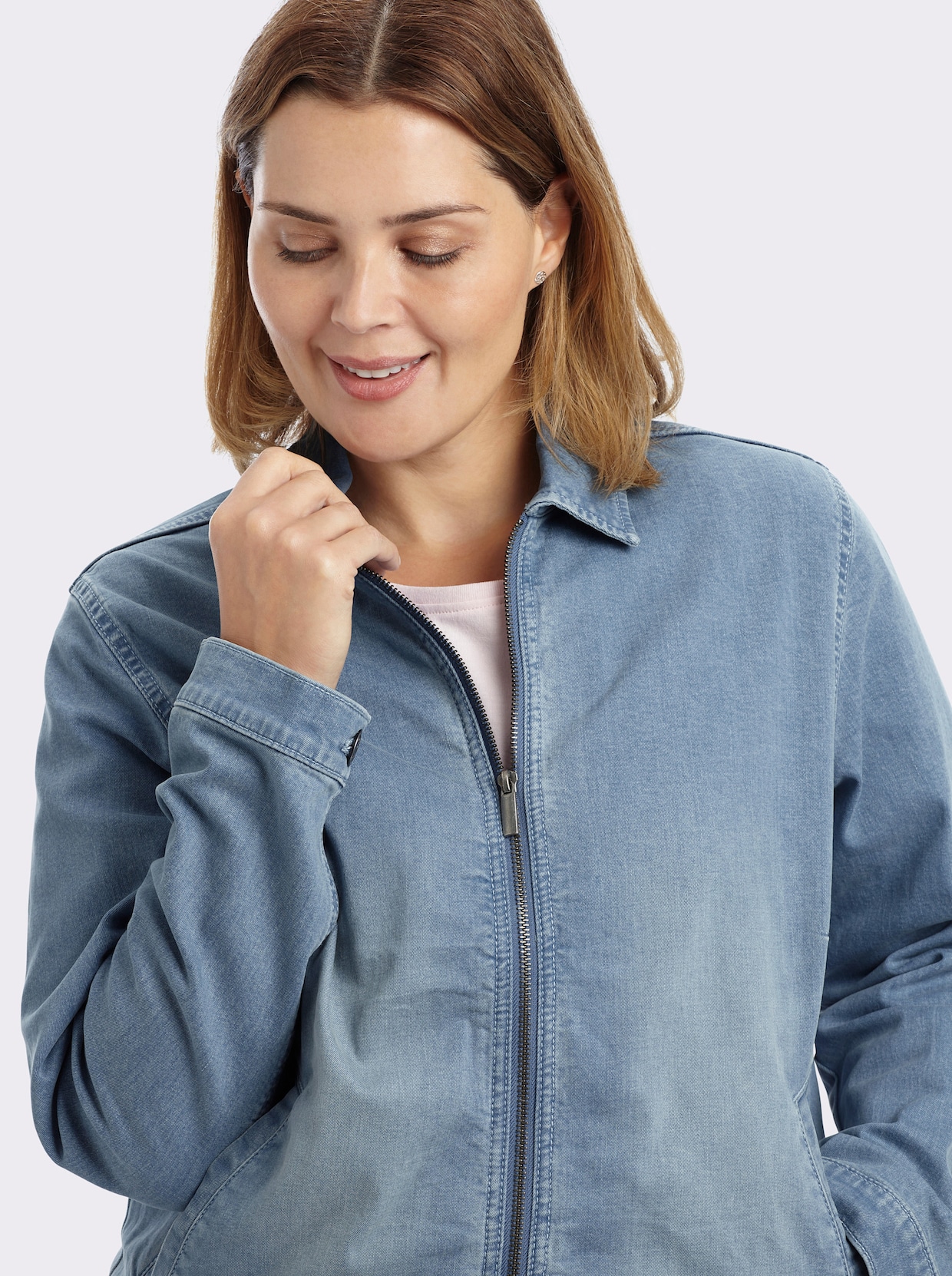 sheego Jeansjacke in Blousonform - blue-bleached