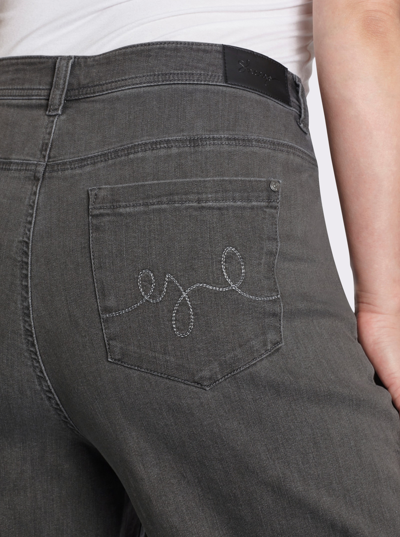 sheego Jeans in weitem Beinverlauf - grey denim