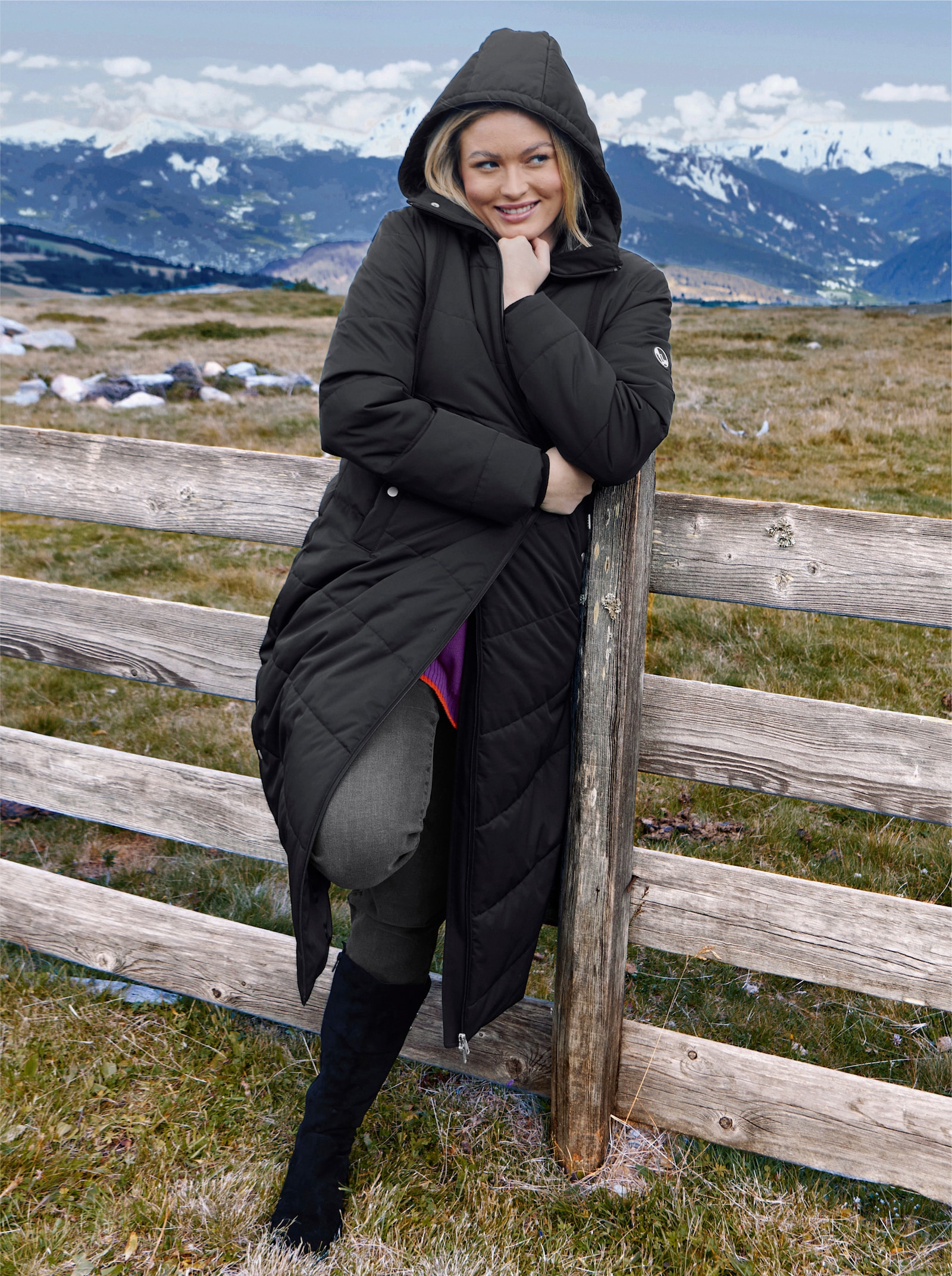 sheego Steppmantel mit Stehkragen und Kapuze - schwarz