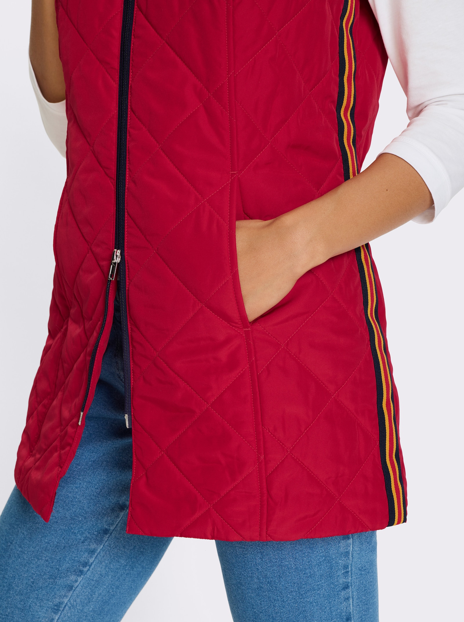 Dlouhá vesta s kosočtvercovým prošíváním - červená