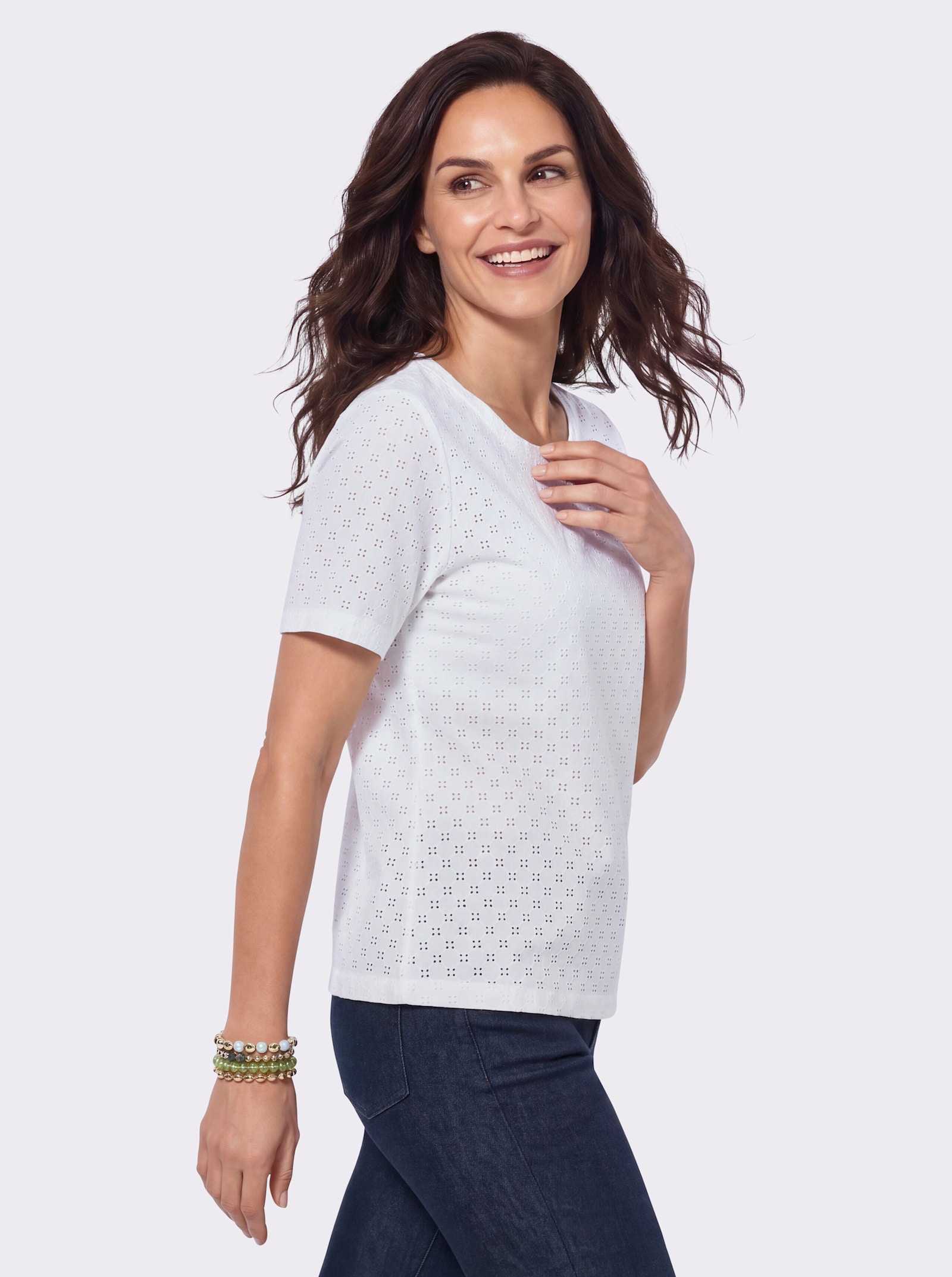 Rundhalsshirt mit Loch-Stickerei - weiß