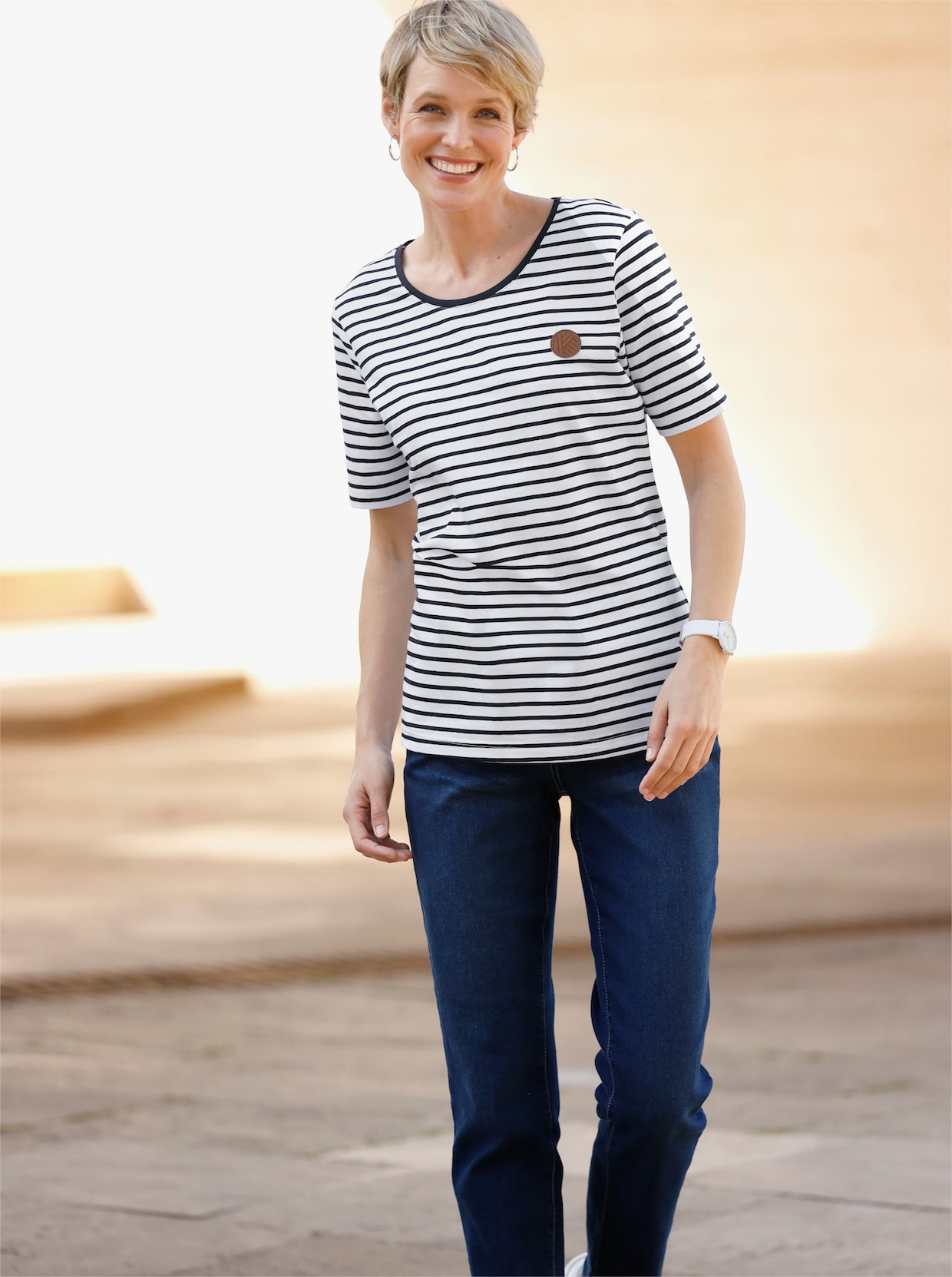 Ringelshirt mit Patch in Leder-Optik - marine-weiß-gestreift