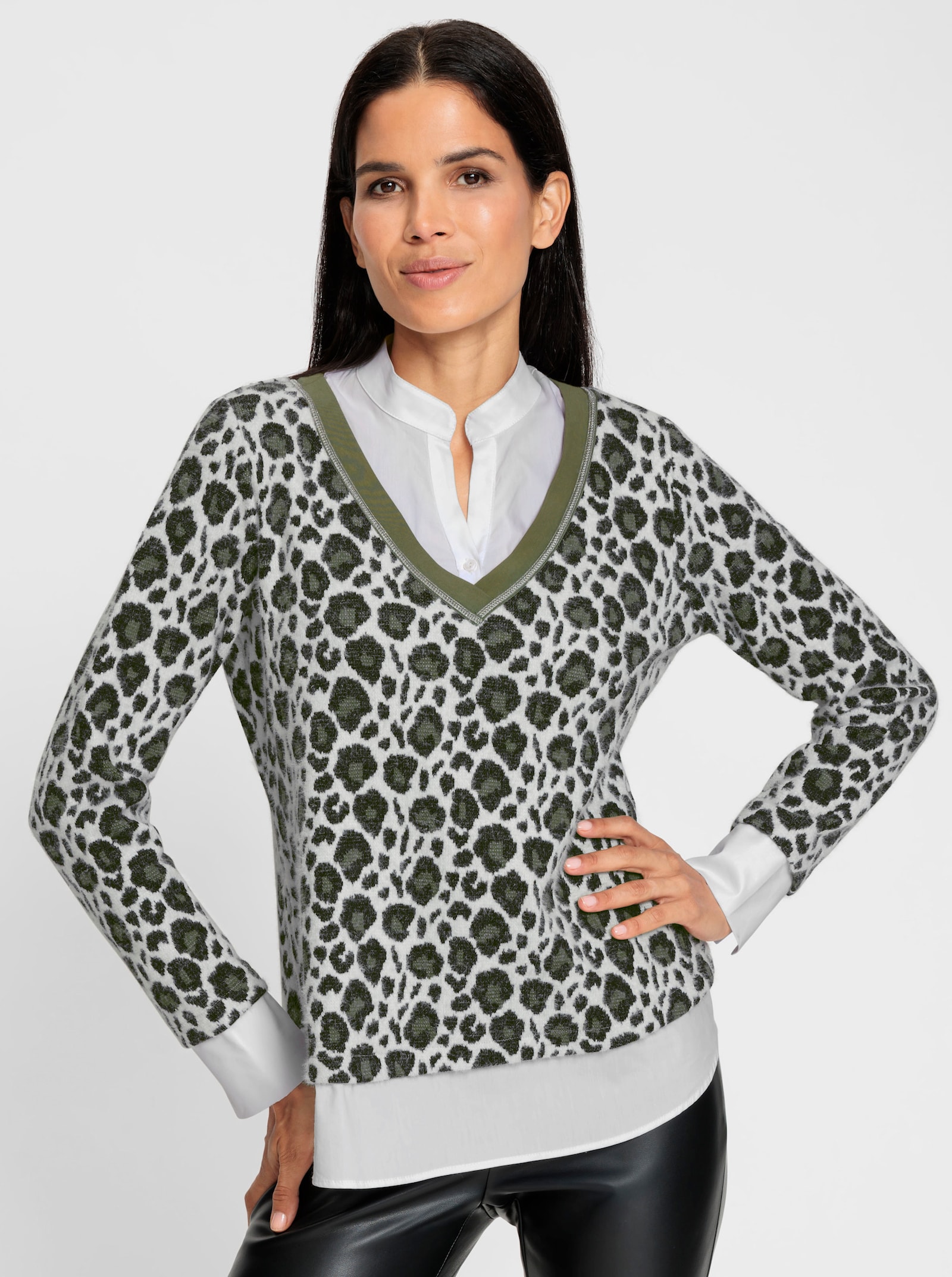 heine 2-in-1-Pullover mit Leo-Dessin - khaki-ecru-gemustert