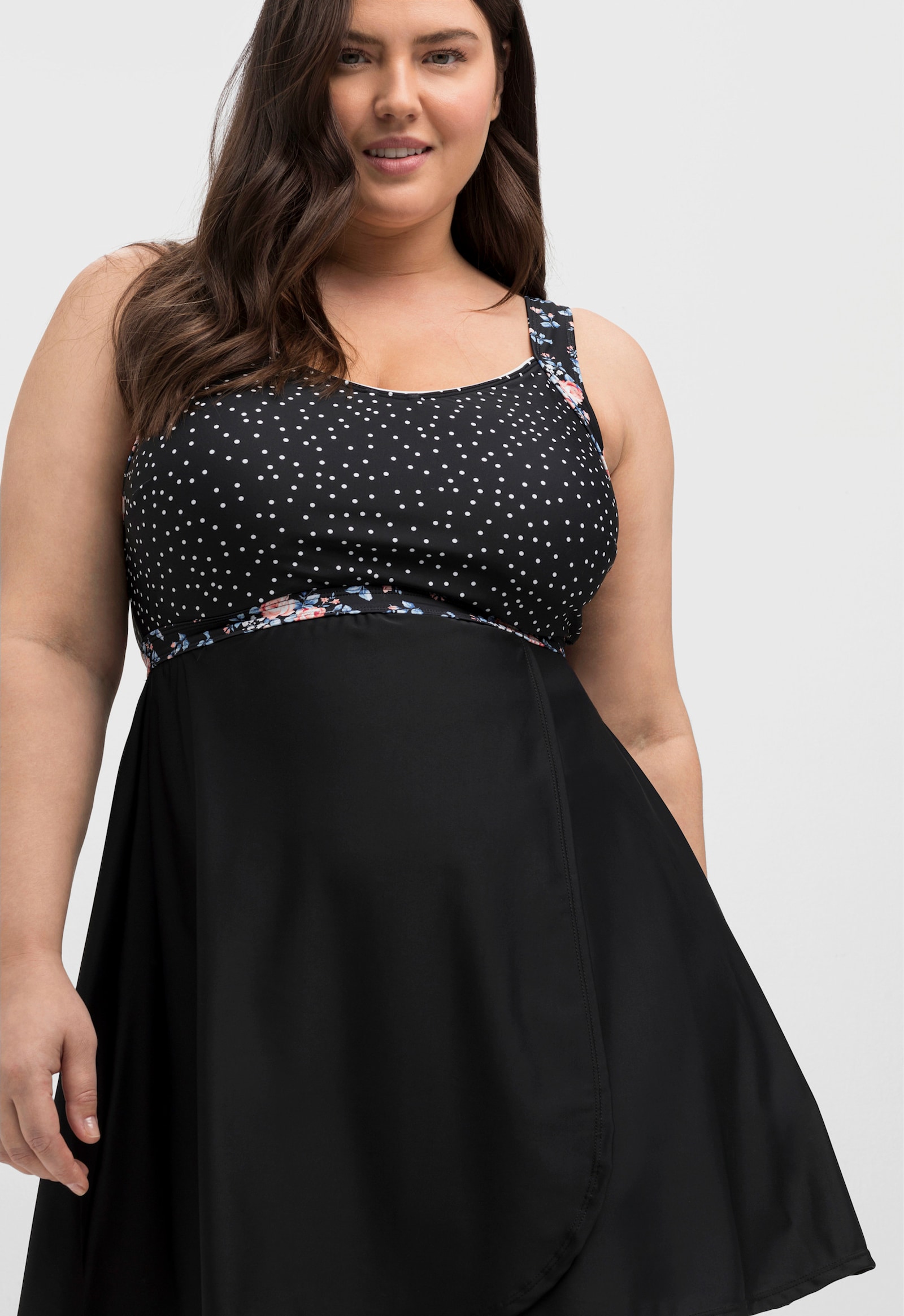 sheego Tankini-Oberteil im Muster-Mix - schwarz-gepunktet