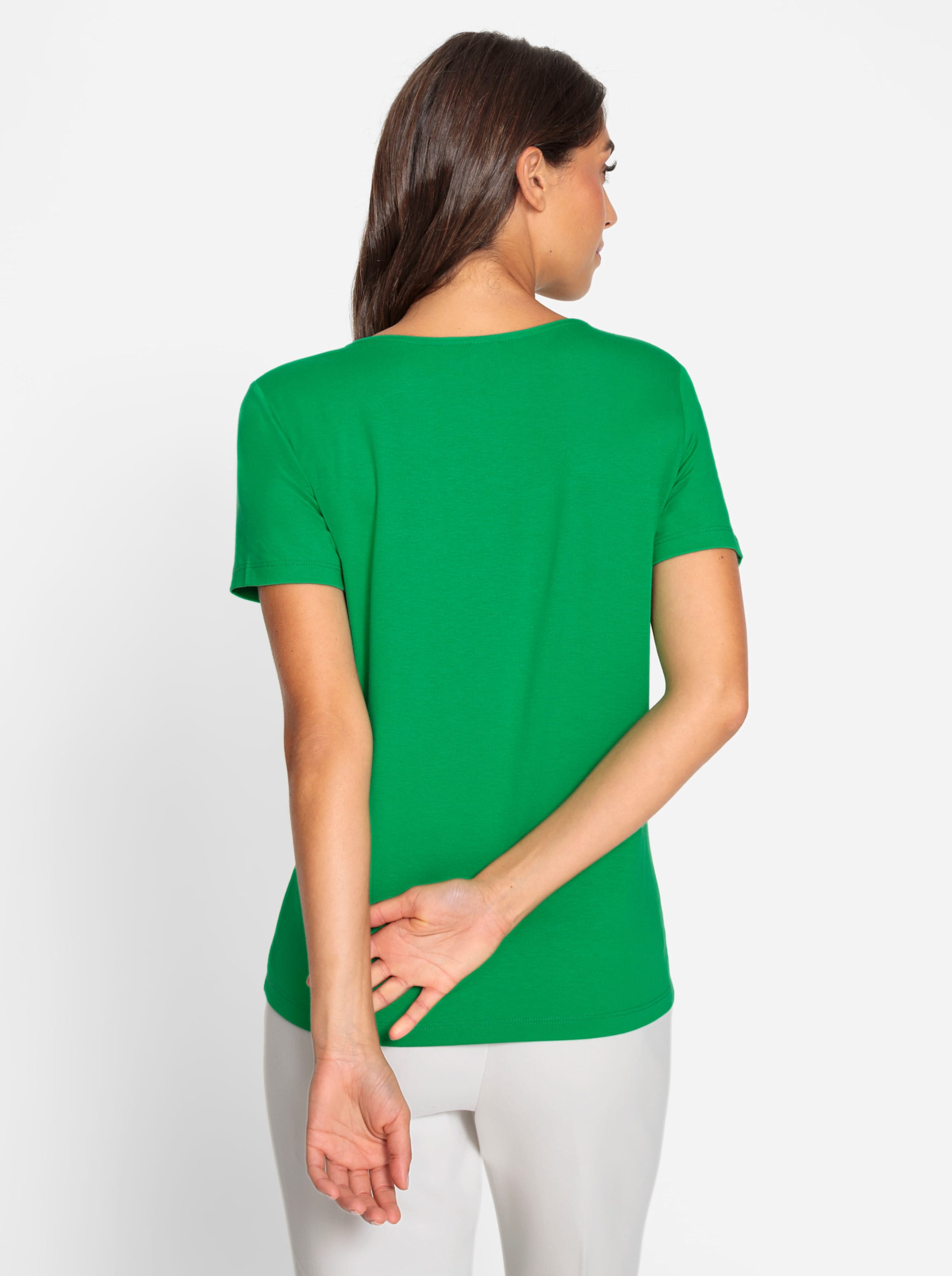 Top Shirt günstig Kaufen-Shirt in grasgrün von heine. Shirt in grasgrün von heine <![CDATA[Shirt Topmodischer Volltreffer! Kombifreudiger Style mit Carré-Auschnitt und modischer Faltenpartie. Weich fließende Viskose-Qualität. Kurzarm.]]>. 