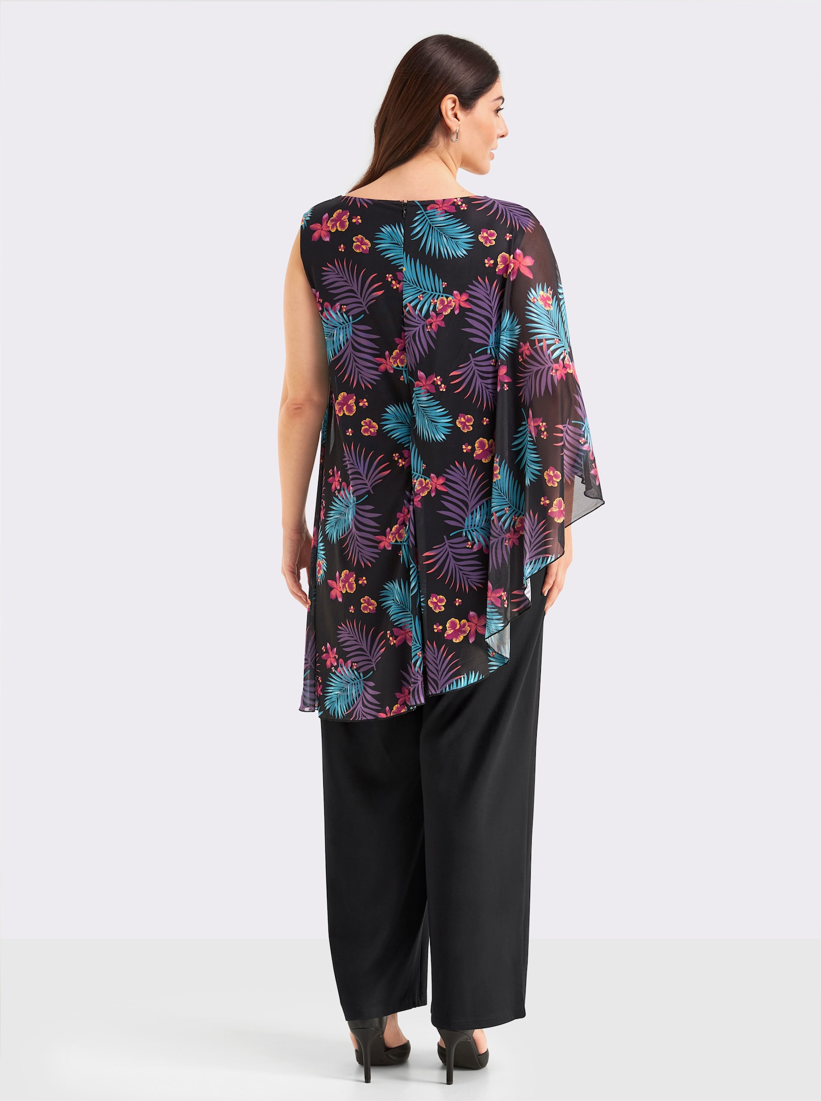 sheego Jumpsuit mit asymmetrischem Cape - schwarz-erdbeere-bedruckt