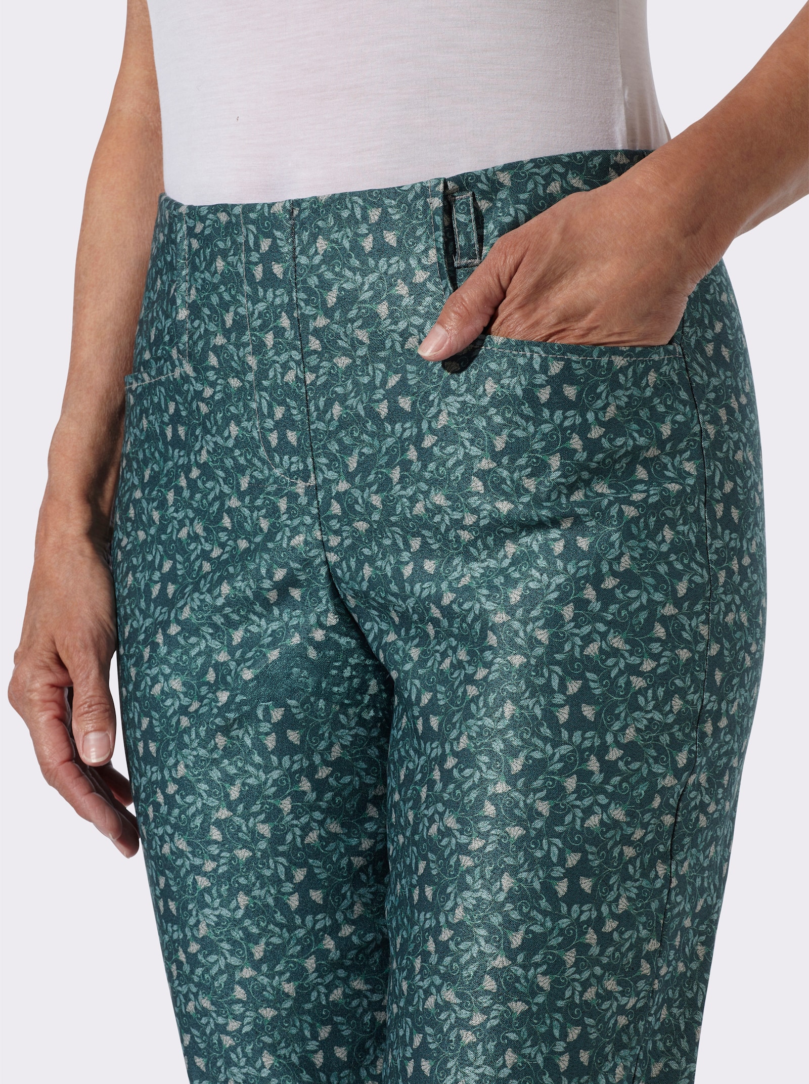 Cosma Schlupfhose mit Blüten- und Blätterdruck - petrol-bedruckt
