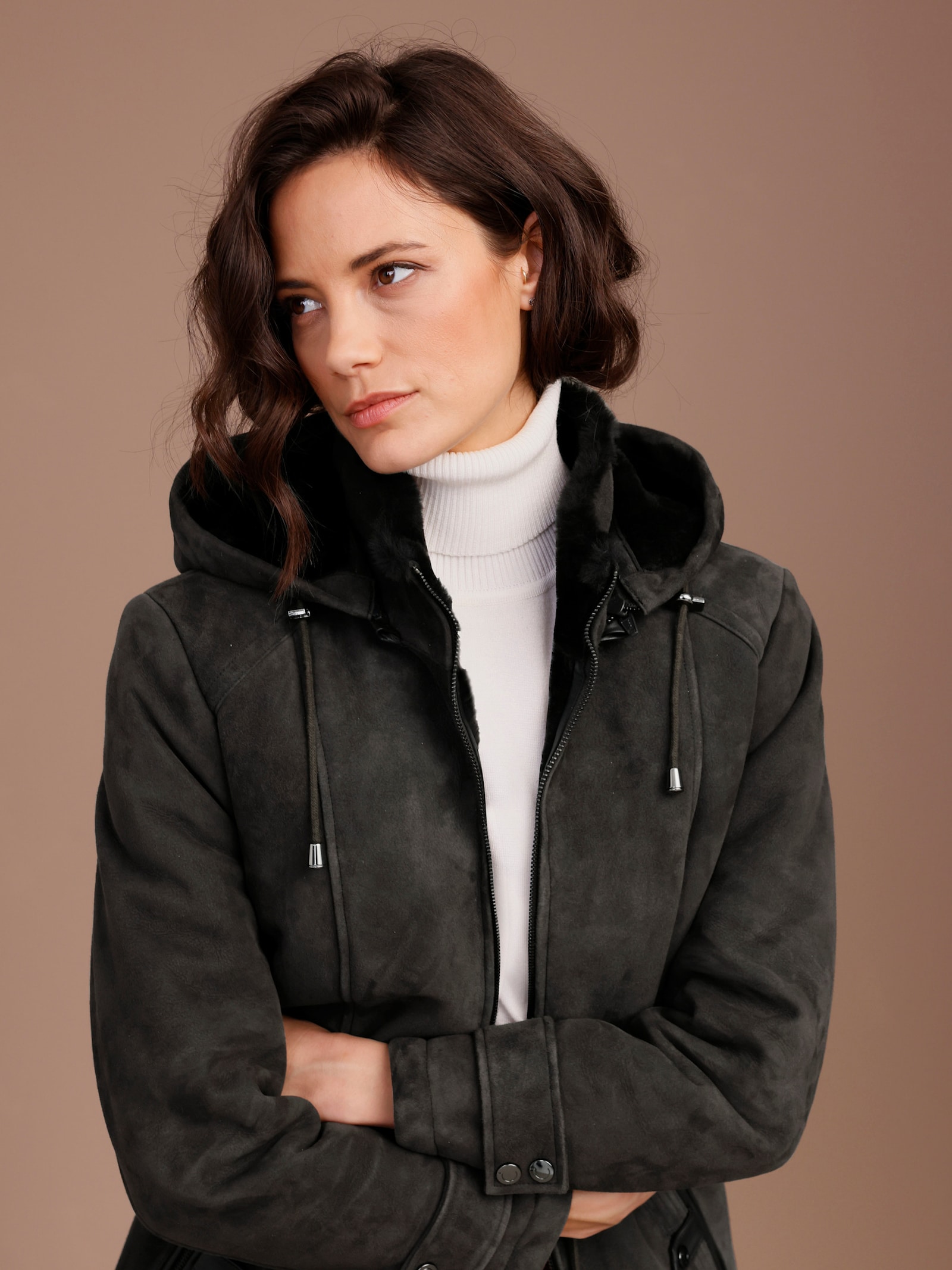 Mainpol Lammfelljacke in wärmender Qualität - braun