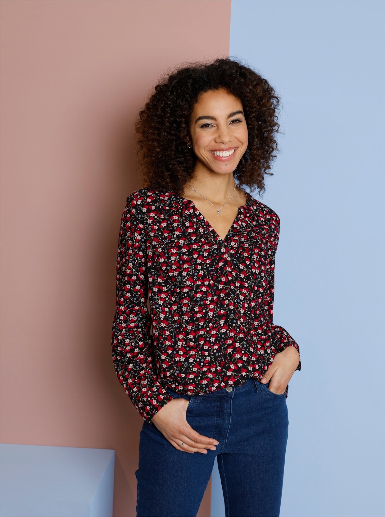 Comfortabele blouse - zwart/kers geprint