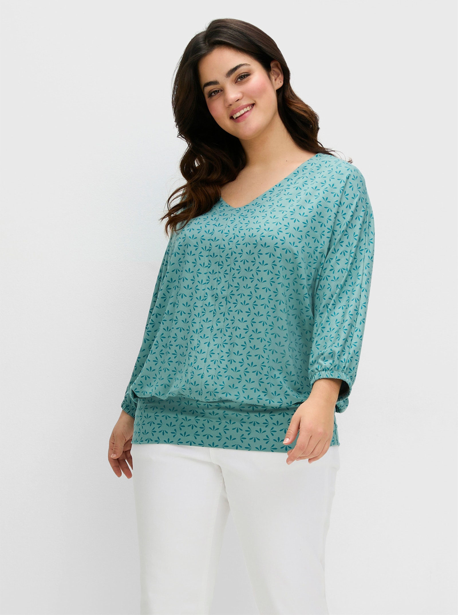 sheego Fledermausshirt mit Minimalprint - jade-gemustert