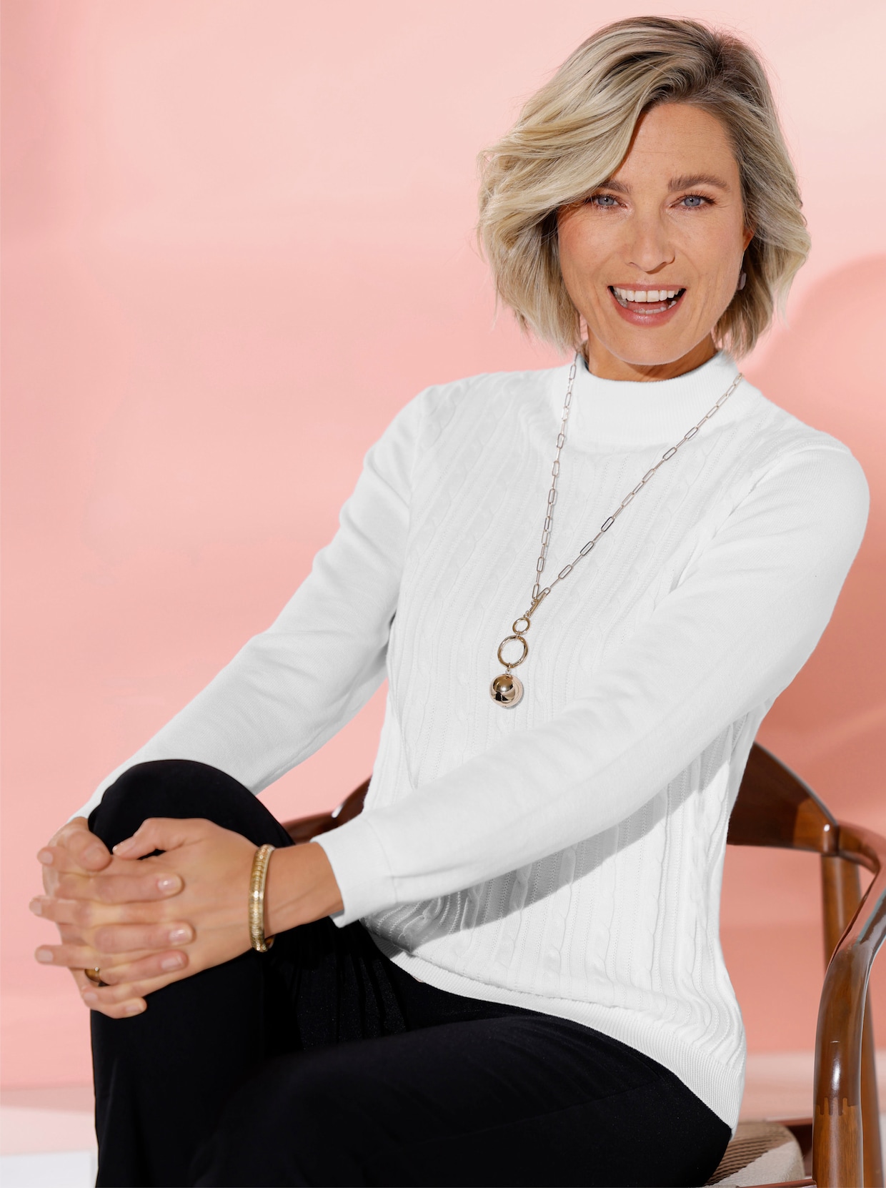 Stehkragenpullover mit Zopfmuster - ecru