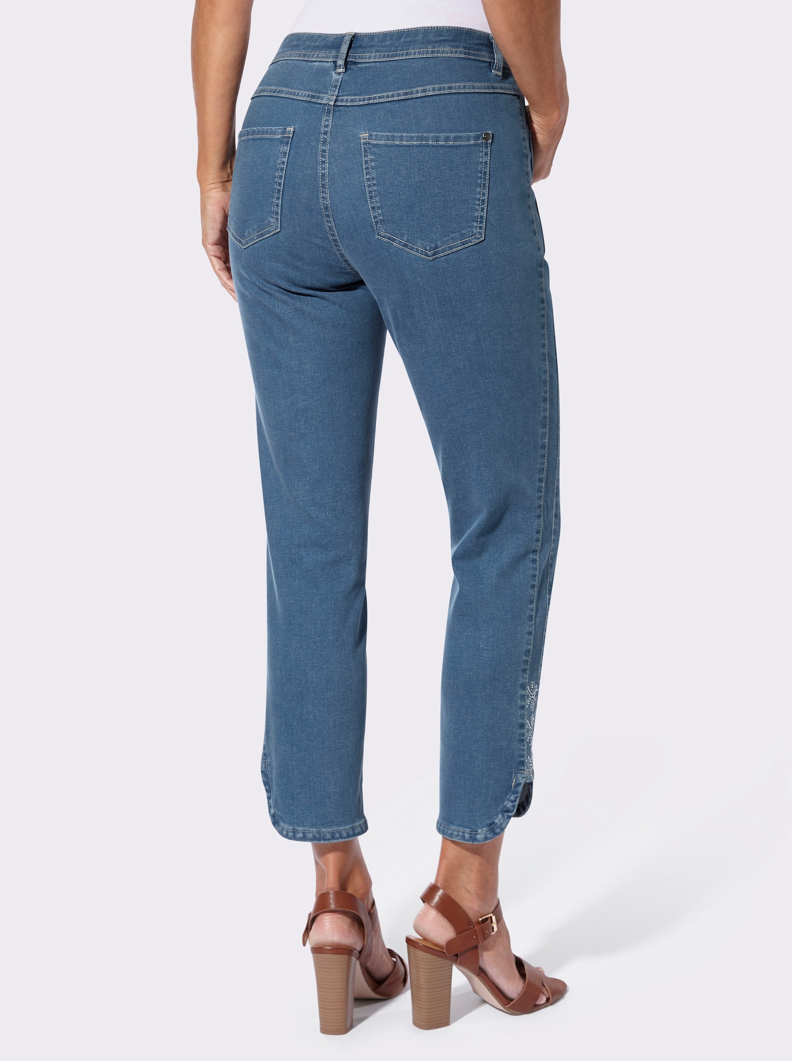 7/8-Jeans mit Passformsattel hinten - blue-bleached