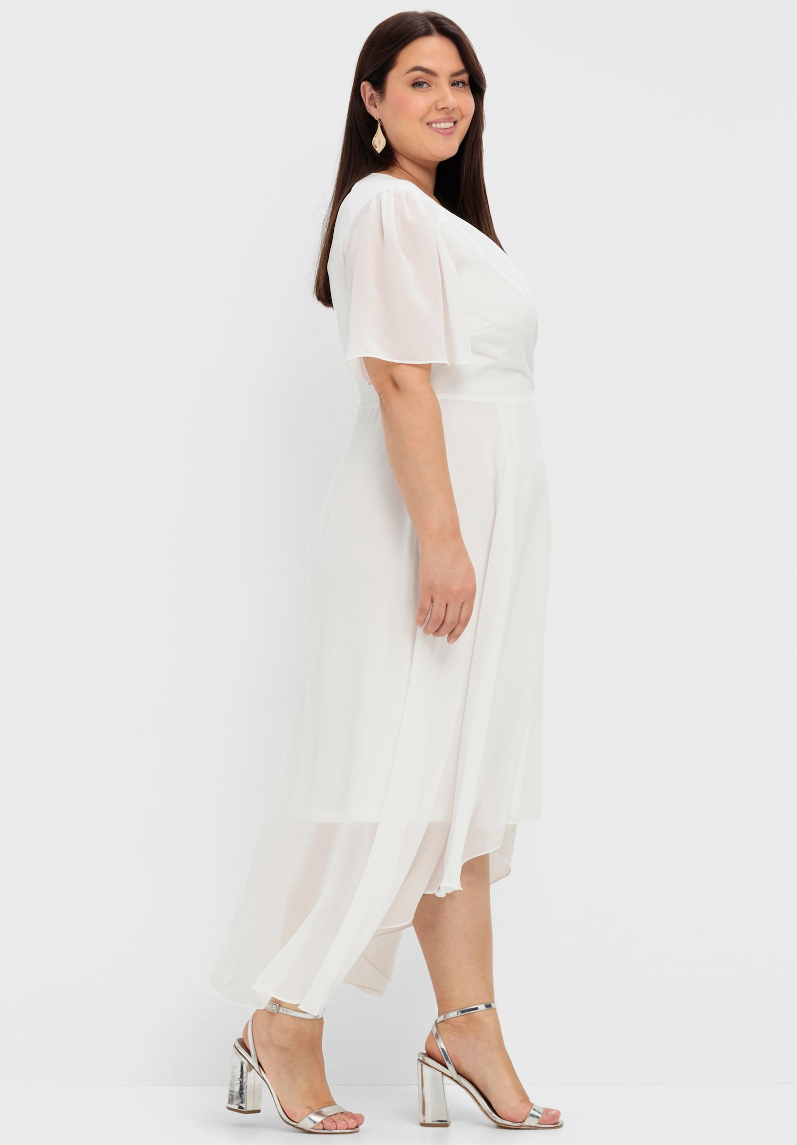 sheego Chiffonkleid mit asymmetrischem Saum - offwhite