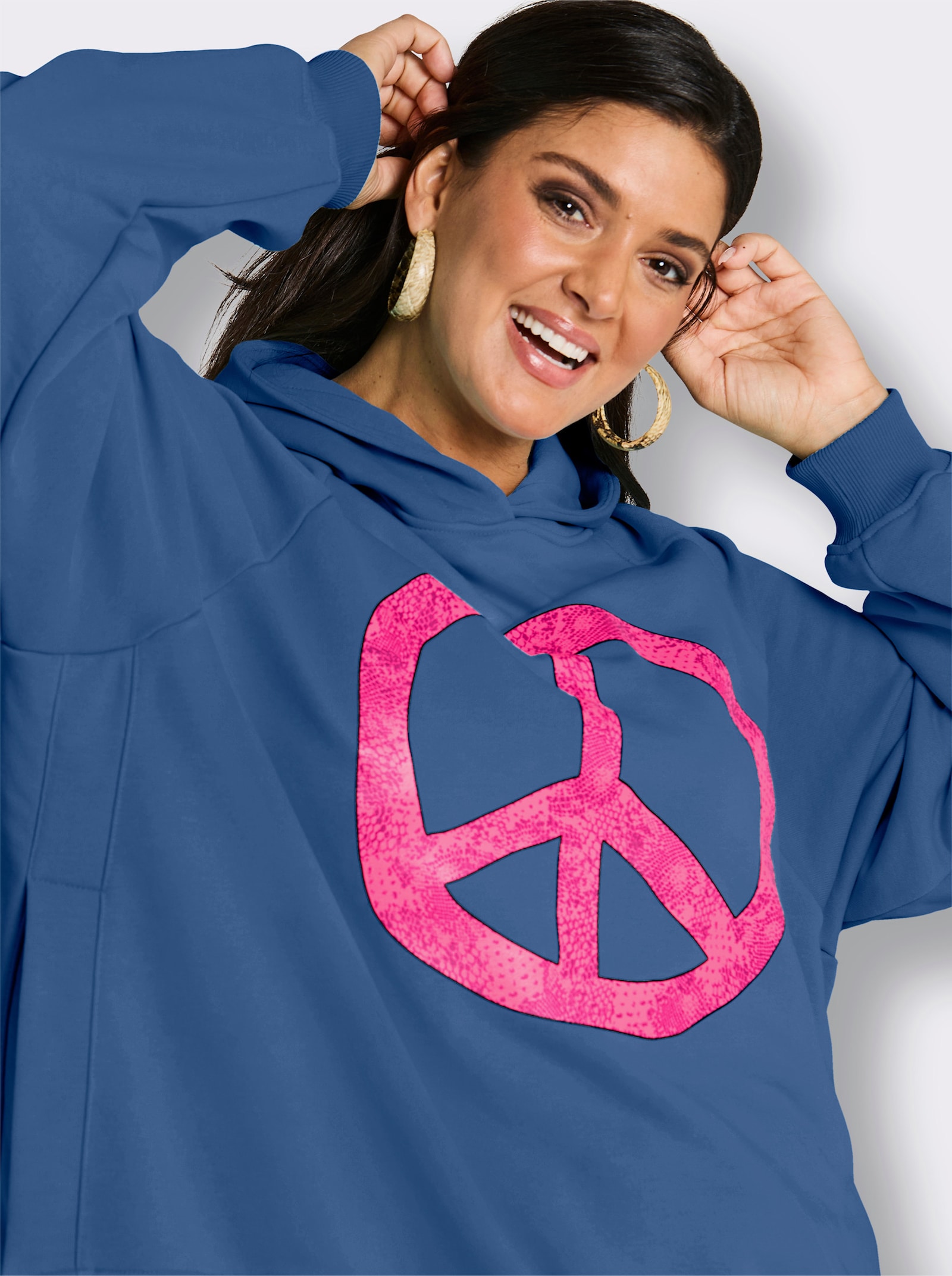 sheego loves miss goodlife Kapuzensweatshirt mit Neon-Print vorn - royalblau-pink-bedruckt