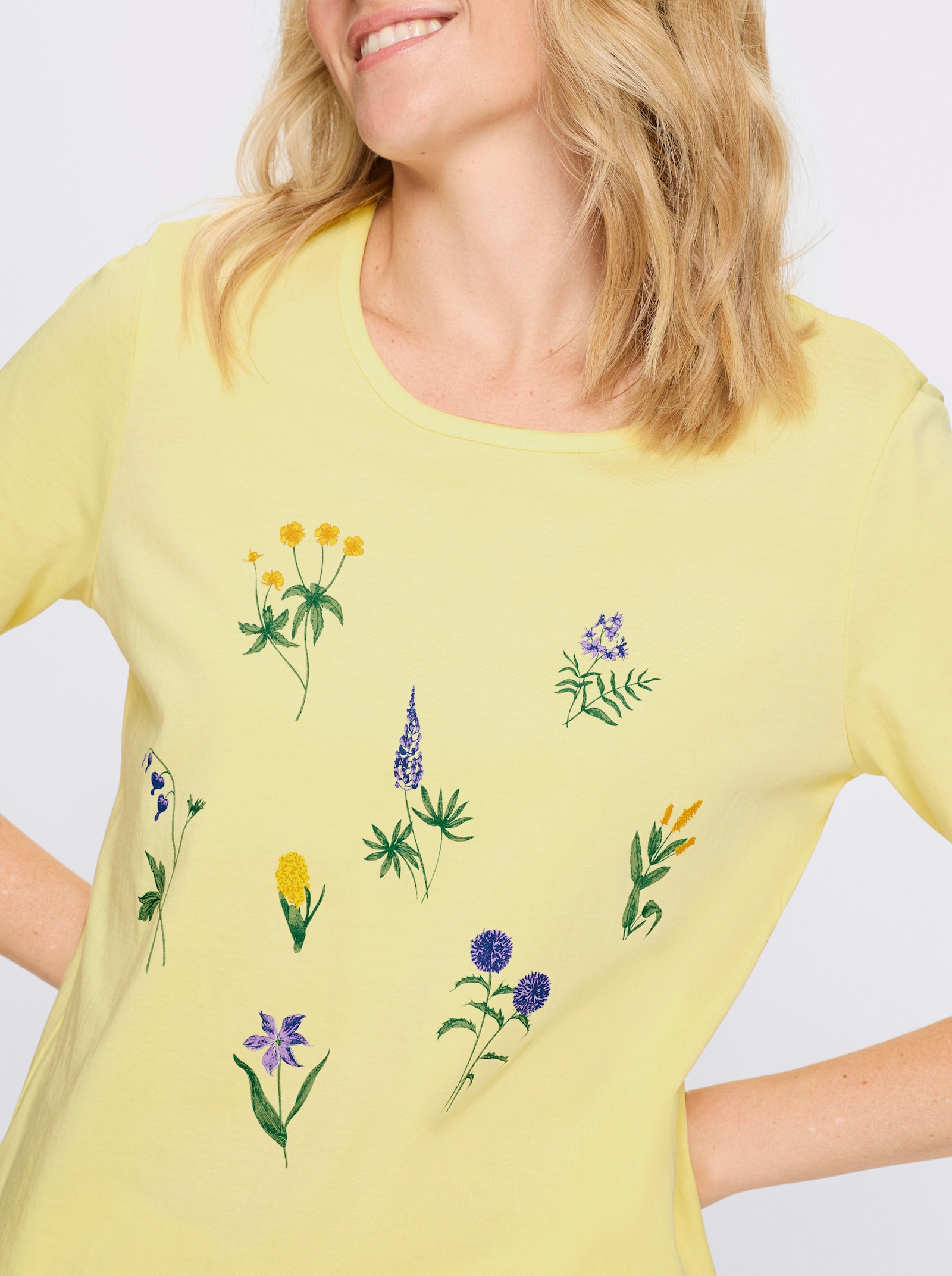 Kurzarmshirt mit Wiesenblumen-Druck - zitrone