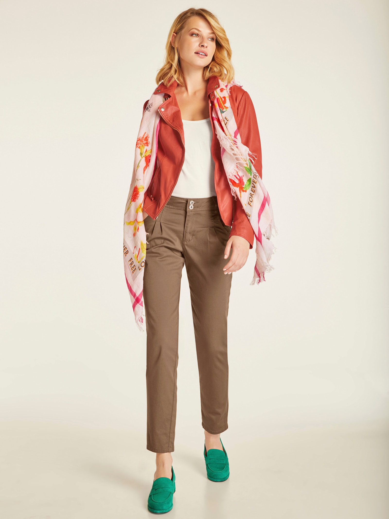 heine Chinohose in Karotten-Form - camel
