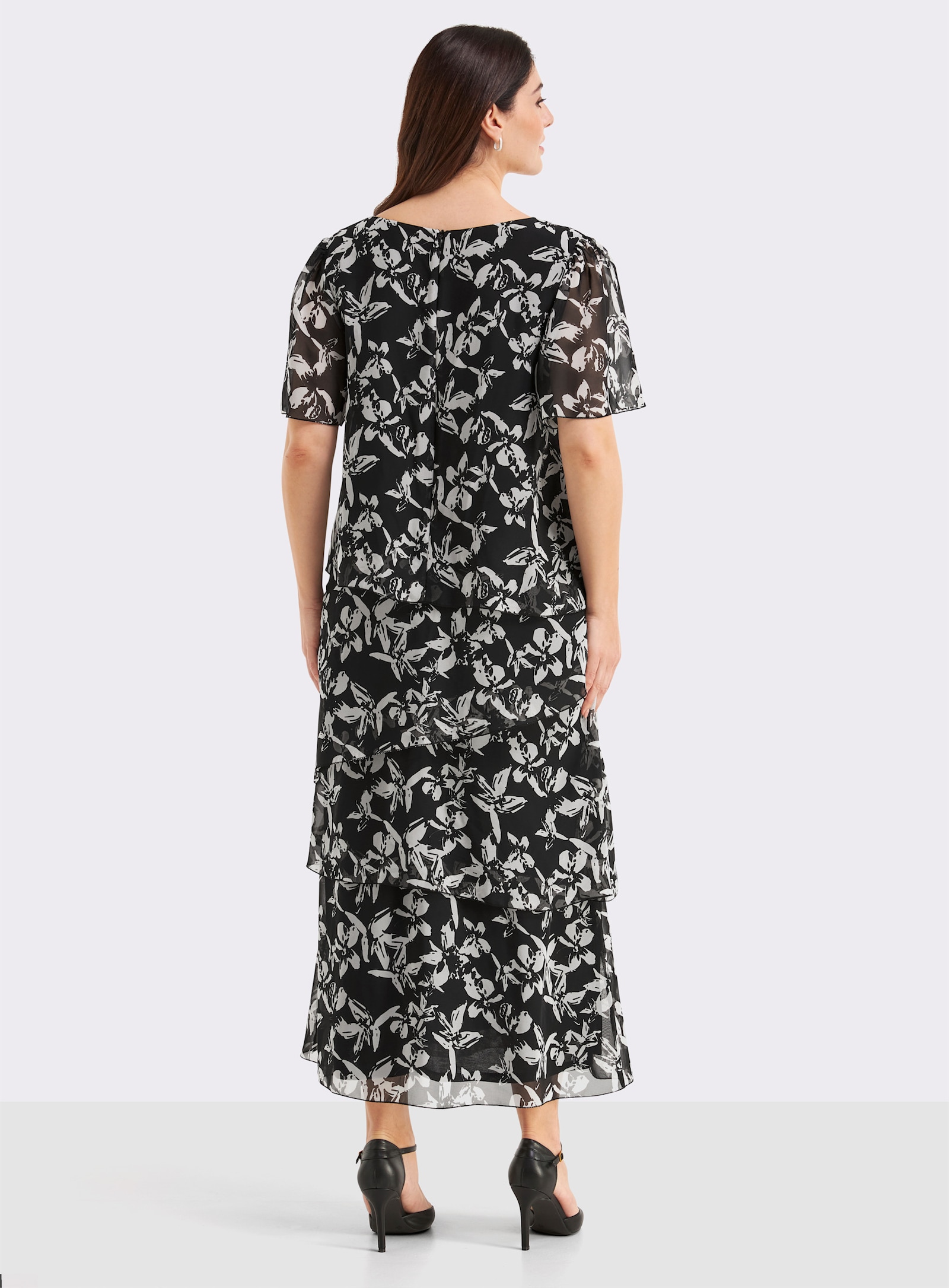 sheego Chiffonkleid mit drapierten Volants - schwarz-weiß-gemustert