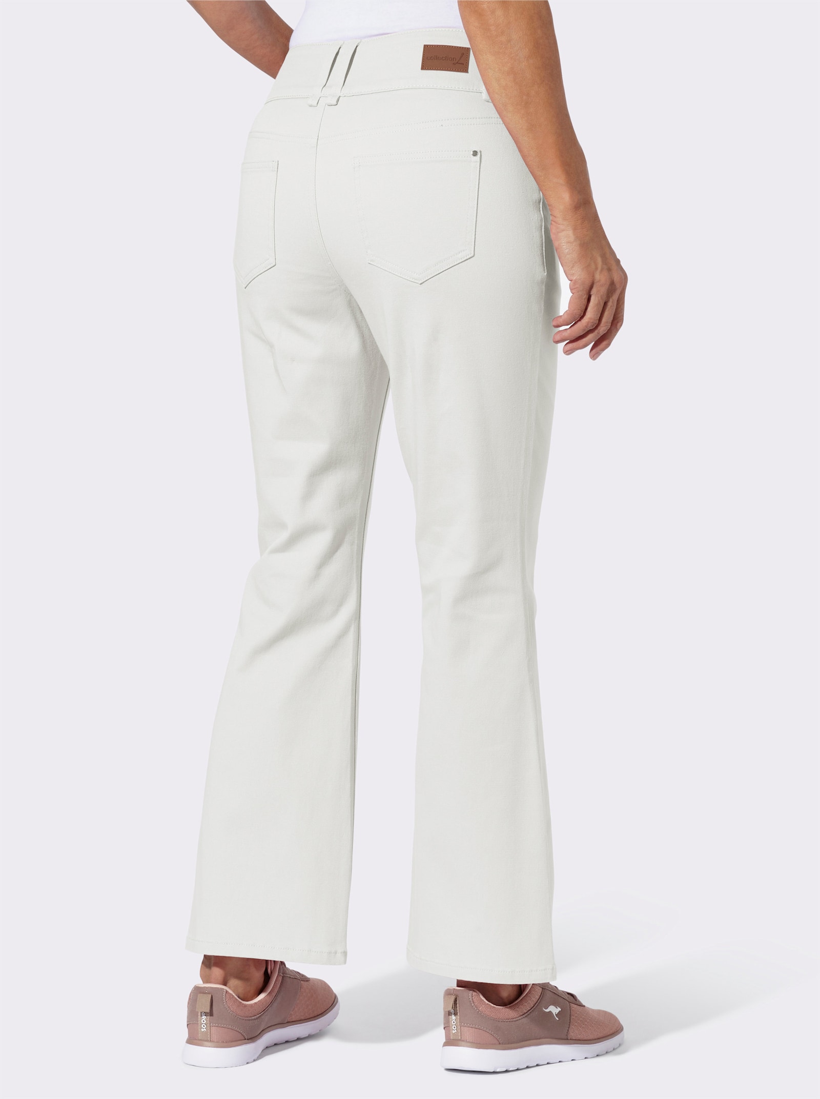 Bootcut-Jeans mit hoher Taille - weiß