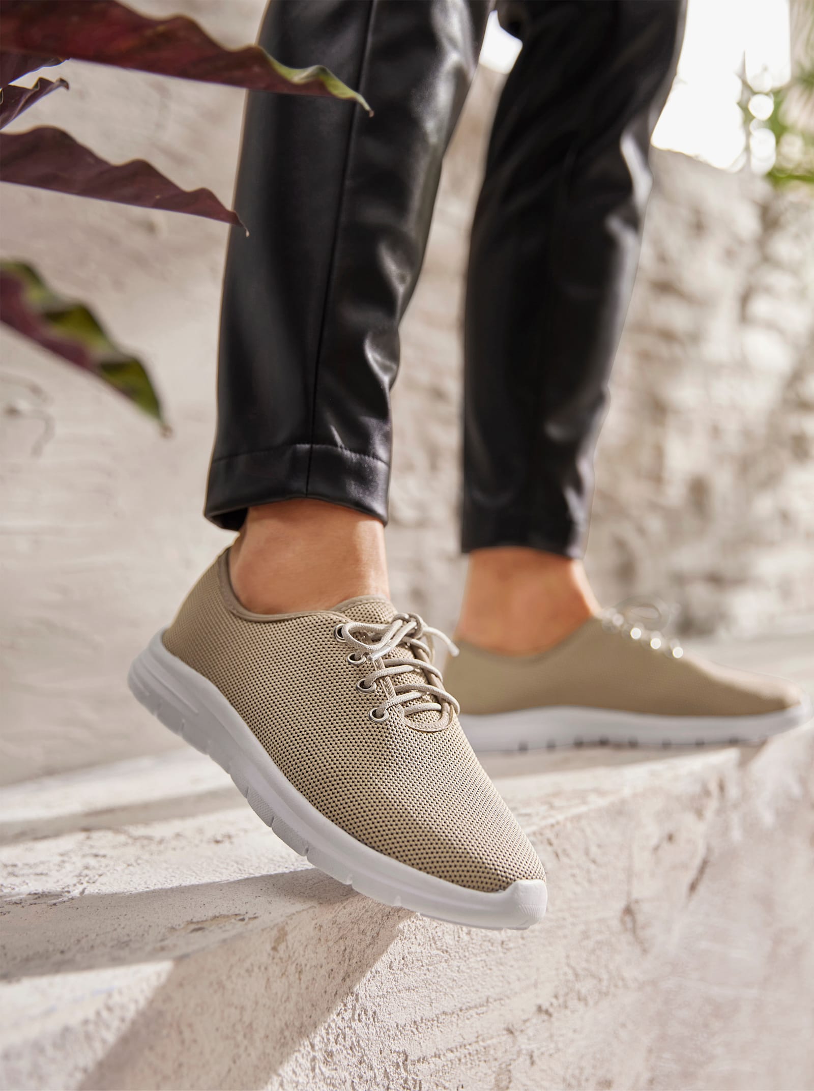 Andrea Conti Schnürer - beige