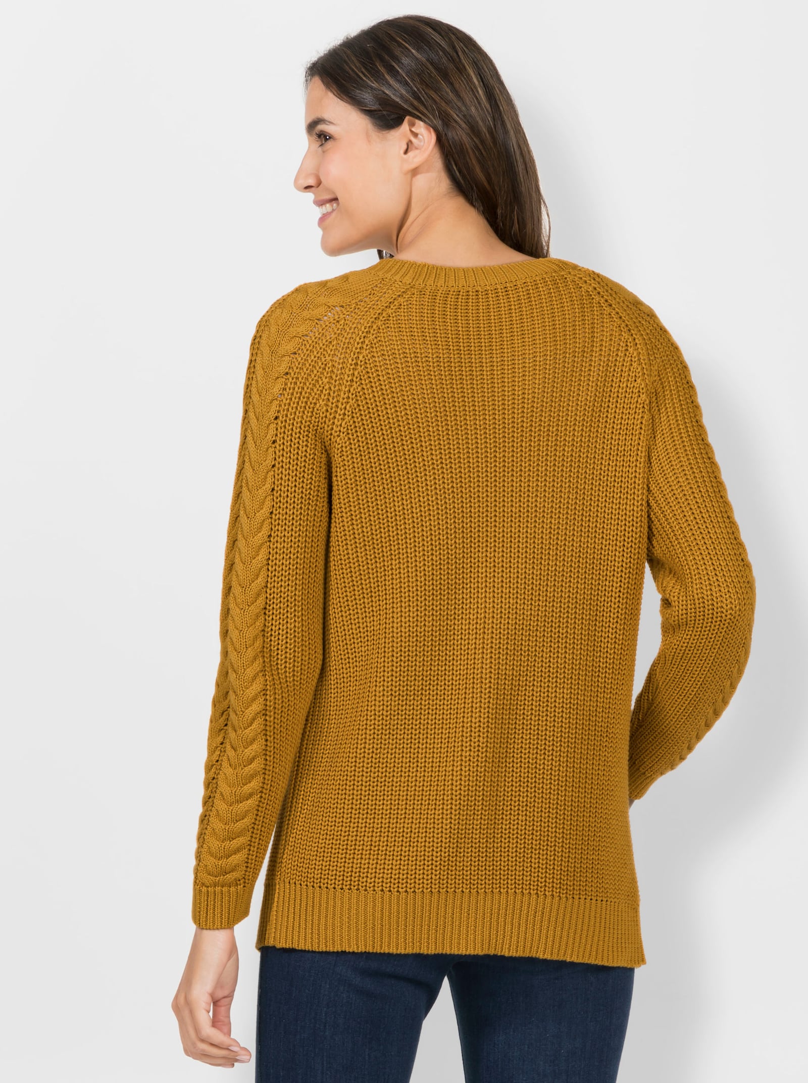 Strickjacke mit Zopf - und Rippenmuster - ocker