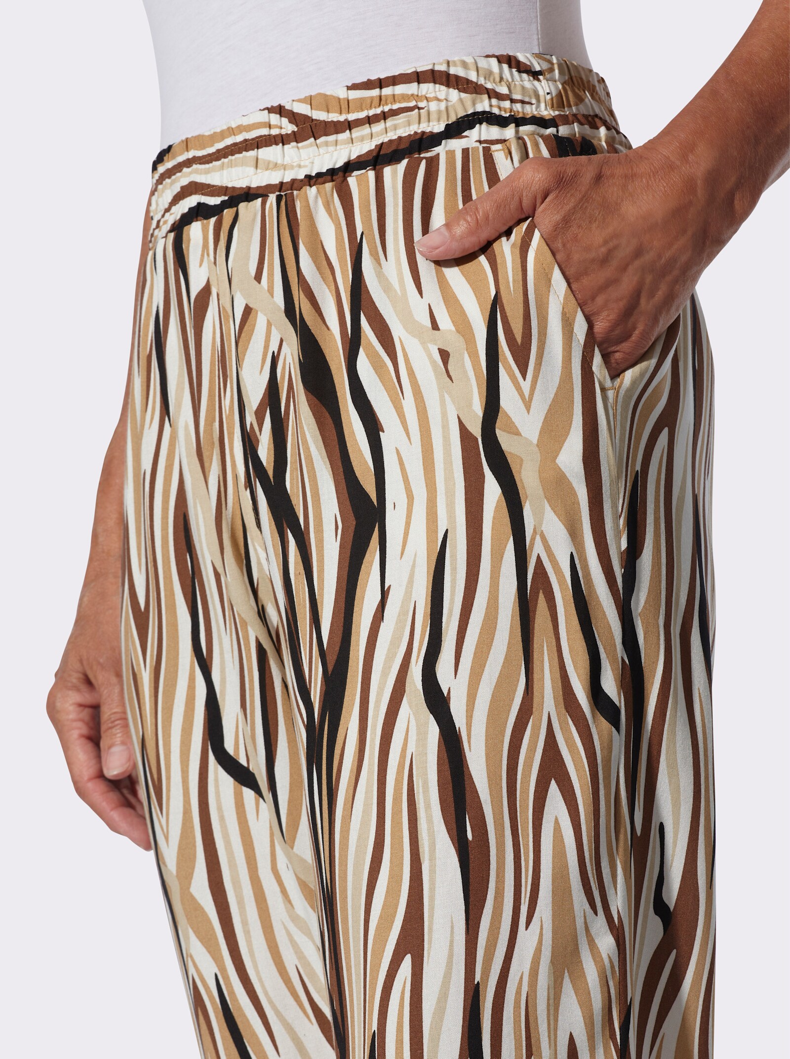 Schlupfhose mit Print - sand-camel-bedruckt