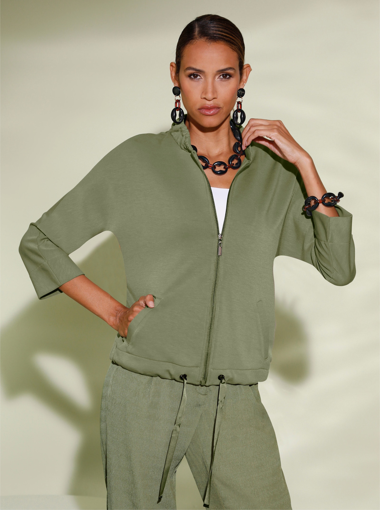 Shirtjacke mit Fledermaus-Ärmeln - khaki