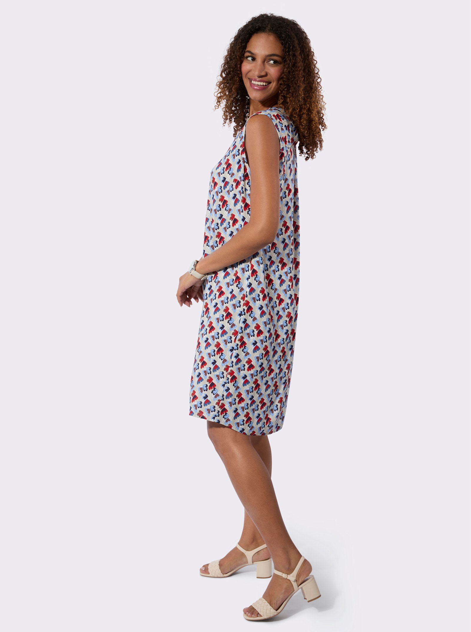 Druckkleid mit Brustabnähern - himmelblau-erdbeere-bedruckt