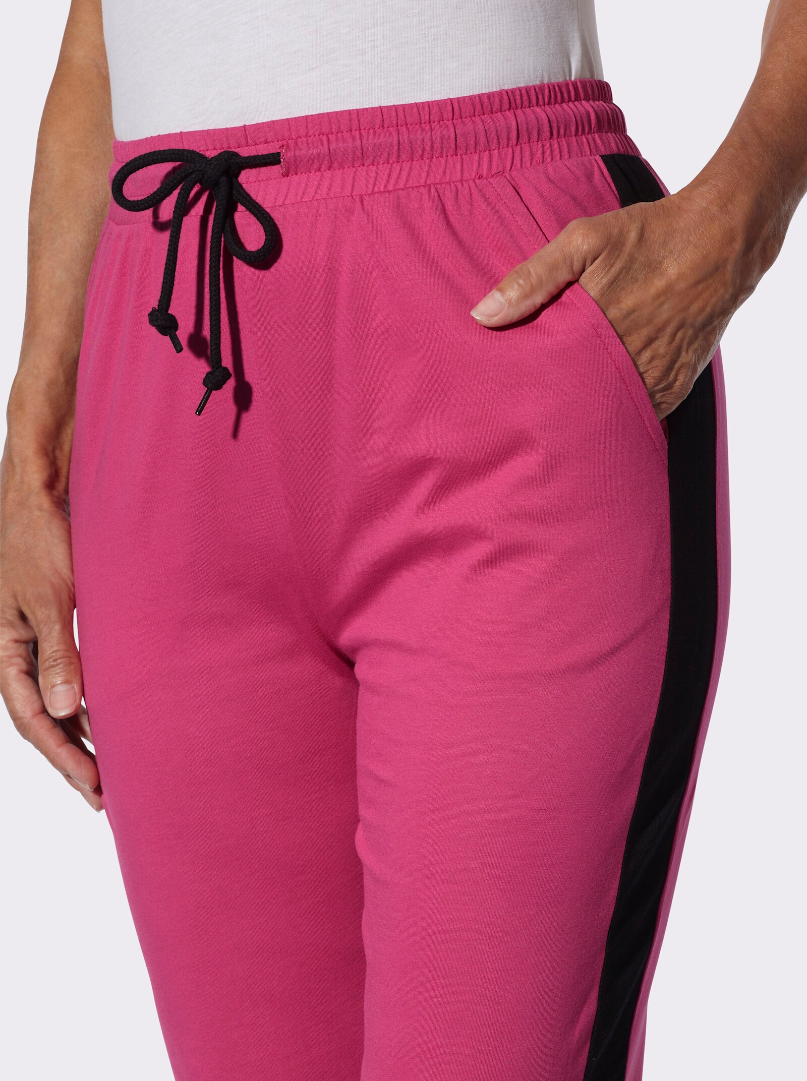 Freizeithose mit kontrastfarbenen Galonstreifen - fuchsia-schwarz