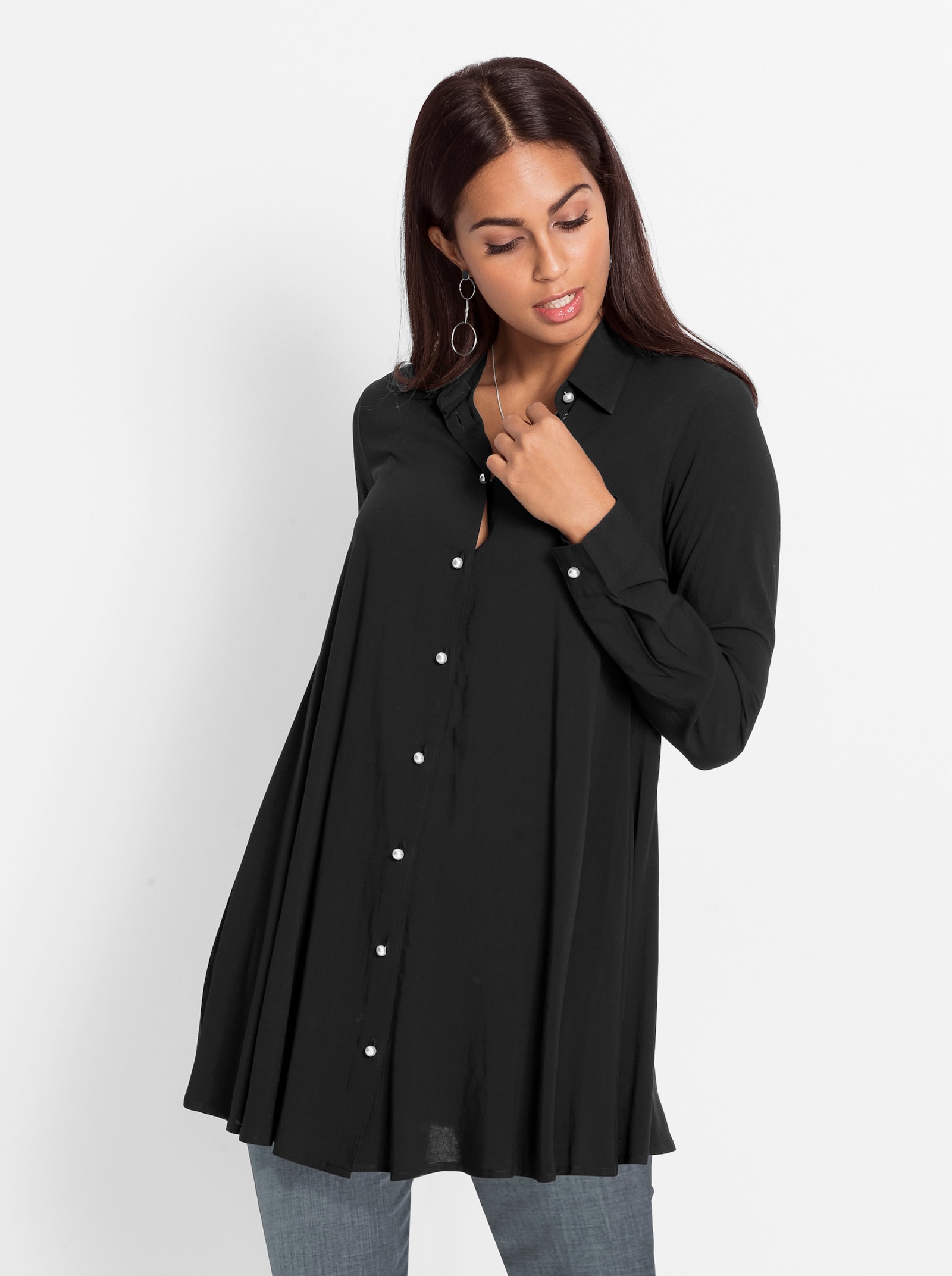 Longbluse in leichter A-Linie - schwarz