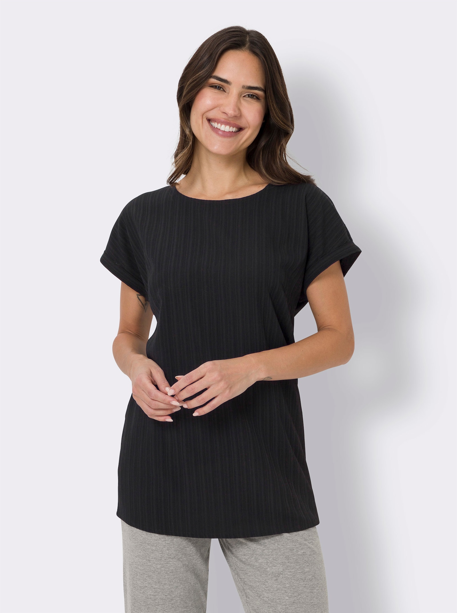 Lång topp i strukturerat crêpematerial - svart