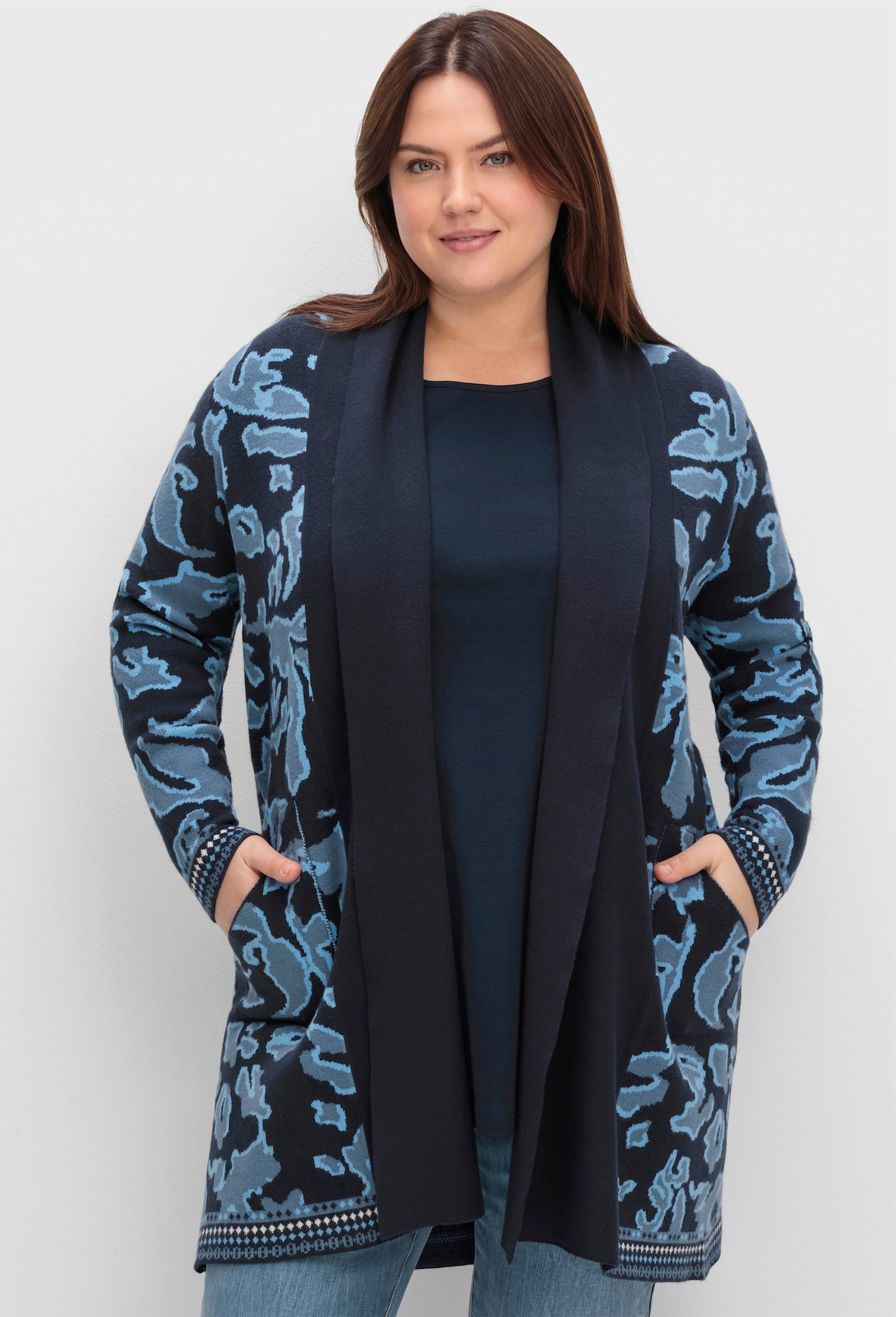 sheego Veste en tricot longue avec motif jacquard - bleu foncé à motifs