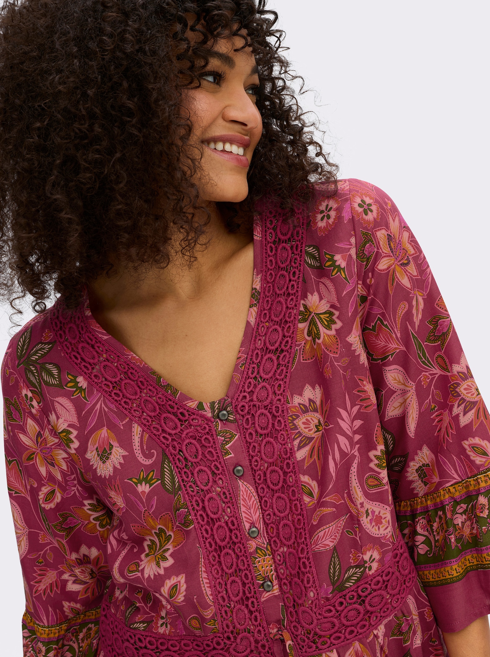 sheego by Joe Browns Volantbluse mit floralem Alloverdruck - kirsche-flamingo-gemustert