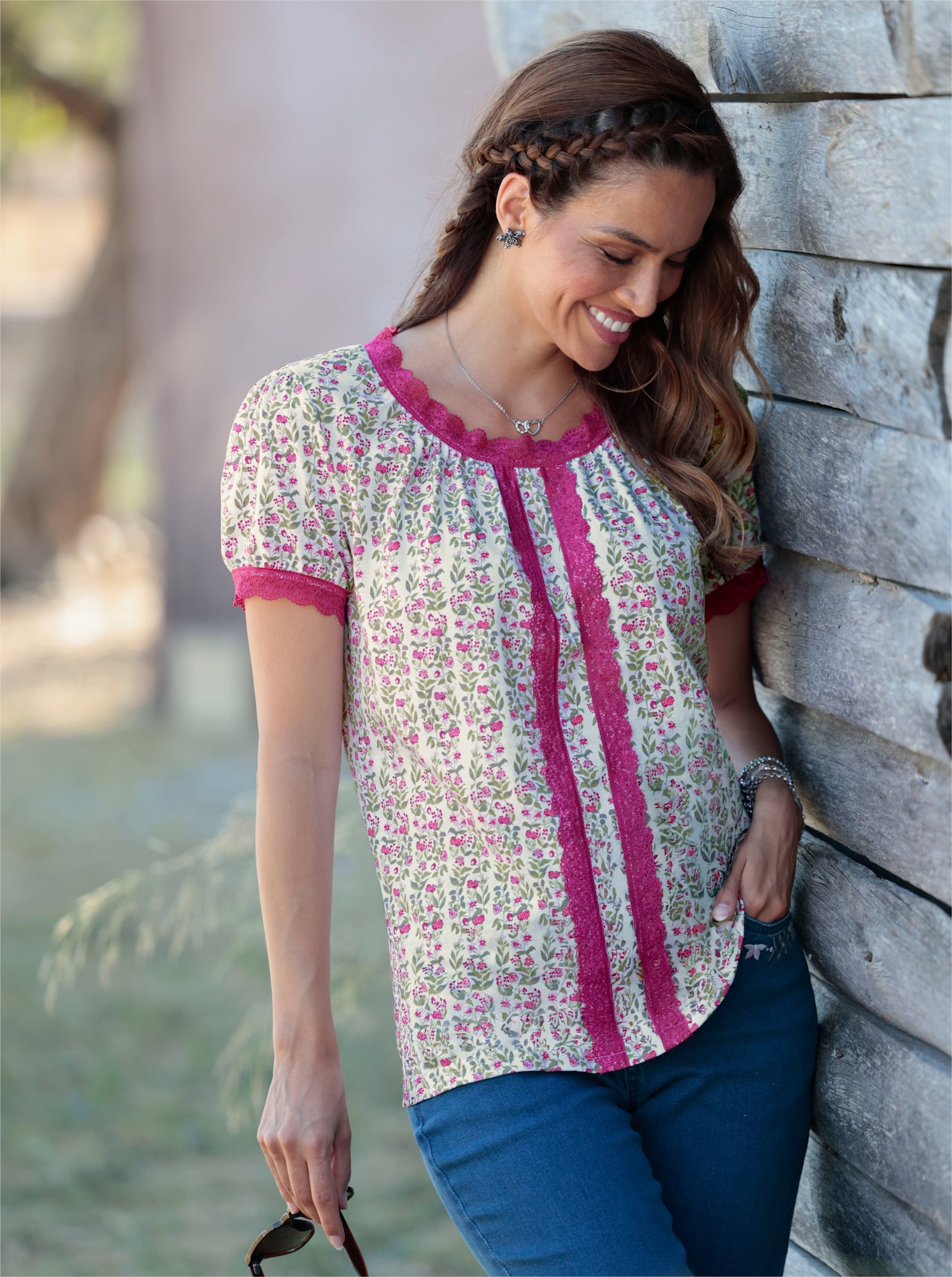 Trachtenshirt mit Spitzenborte - weiß-magenta-bedruckt