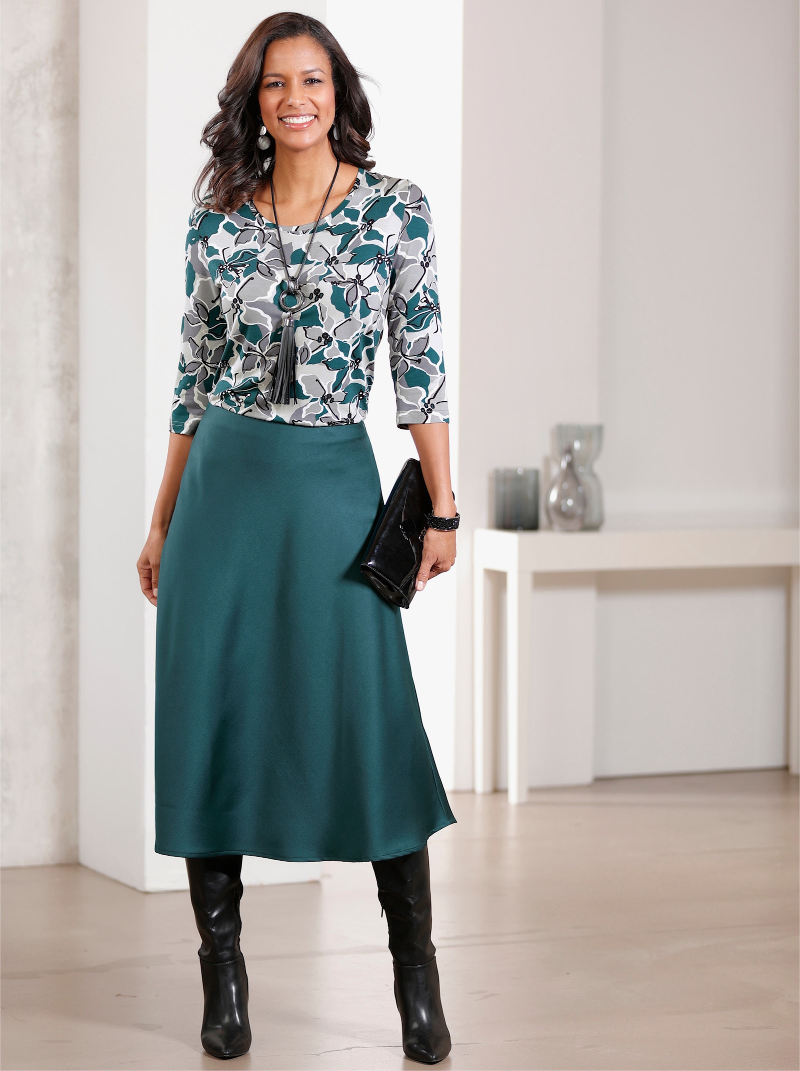 Satinrock in ausgestellter Form - petrol