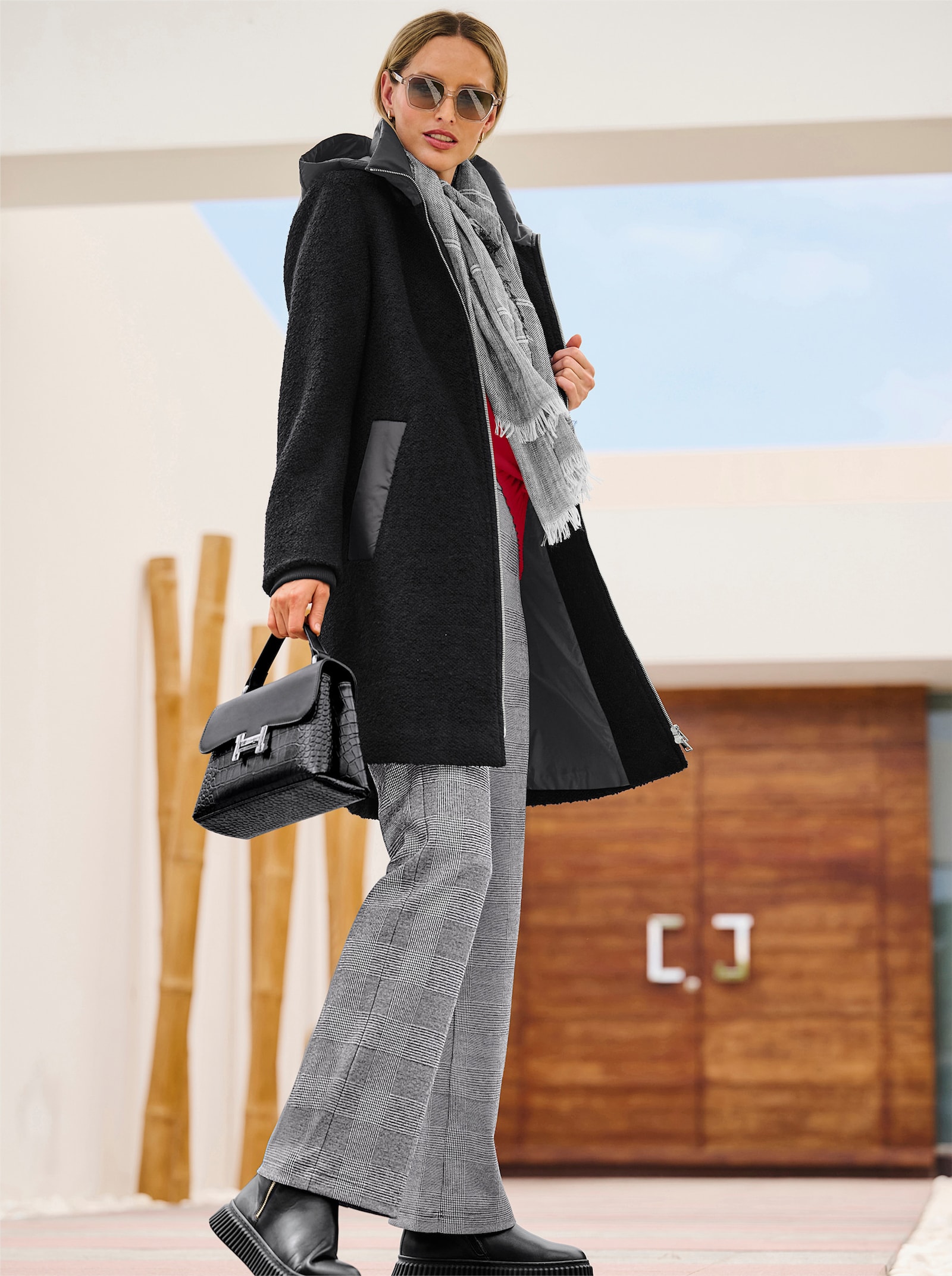 heine Wollmantel mit gesteppten Taschen - schwarz