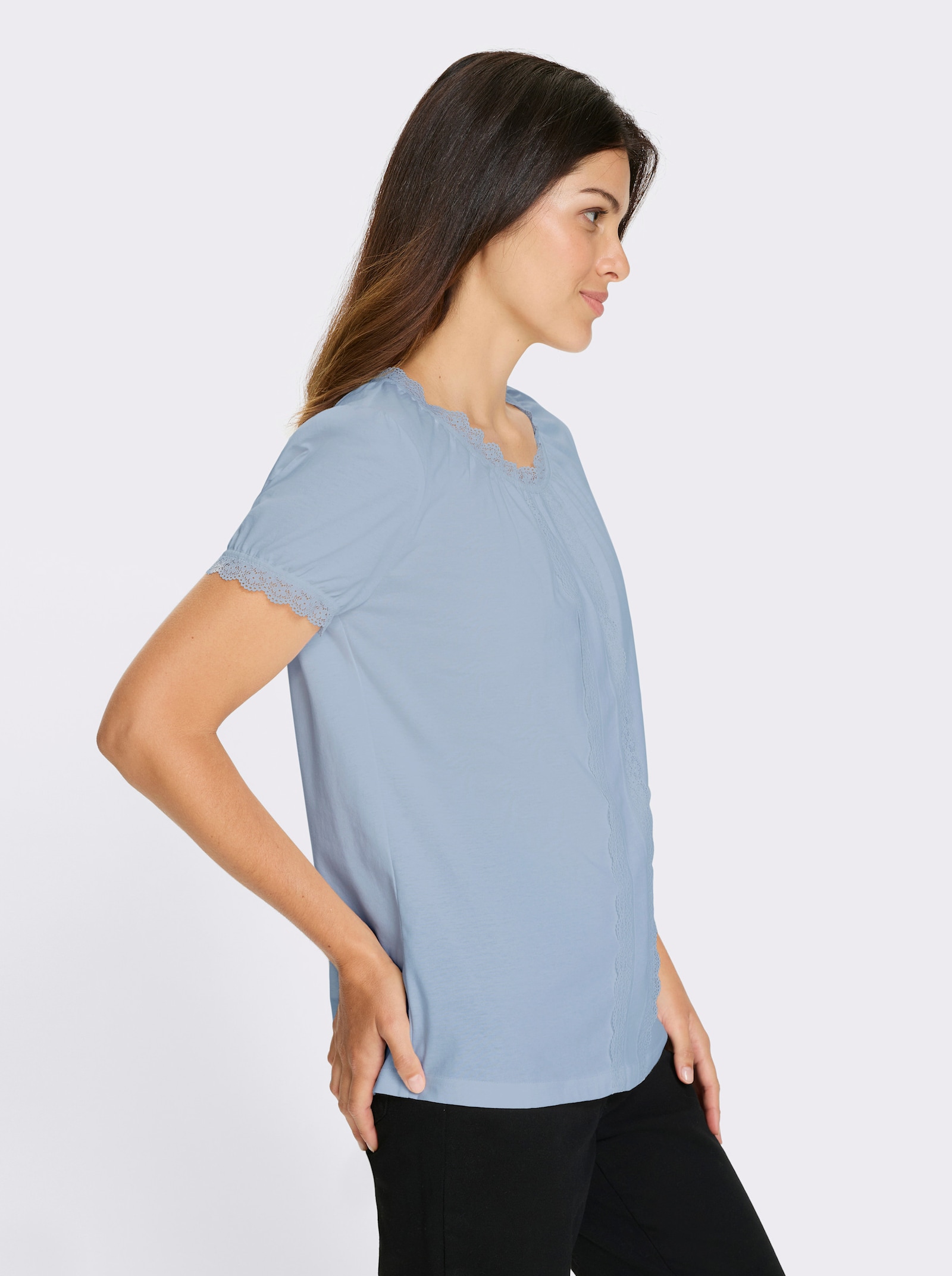 Folkloreshirt met kantversiering - ijsblauw