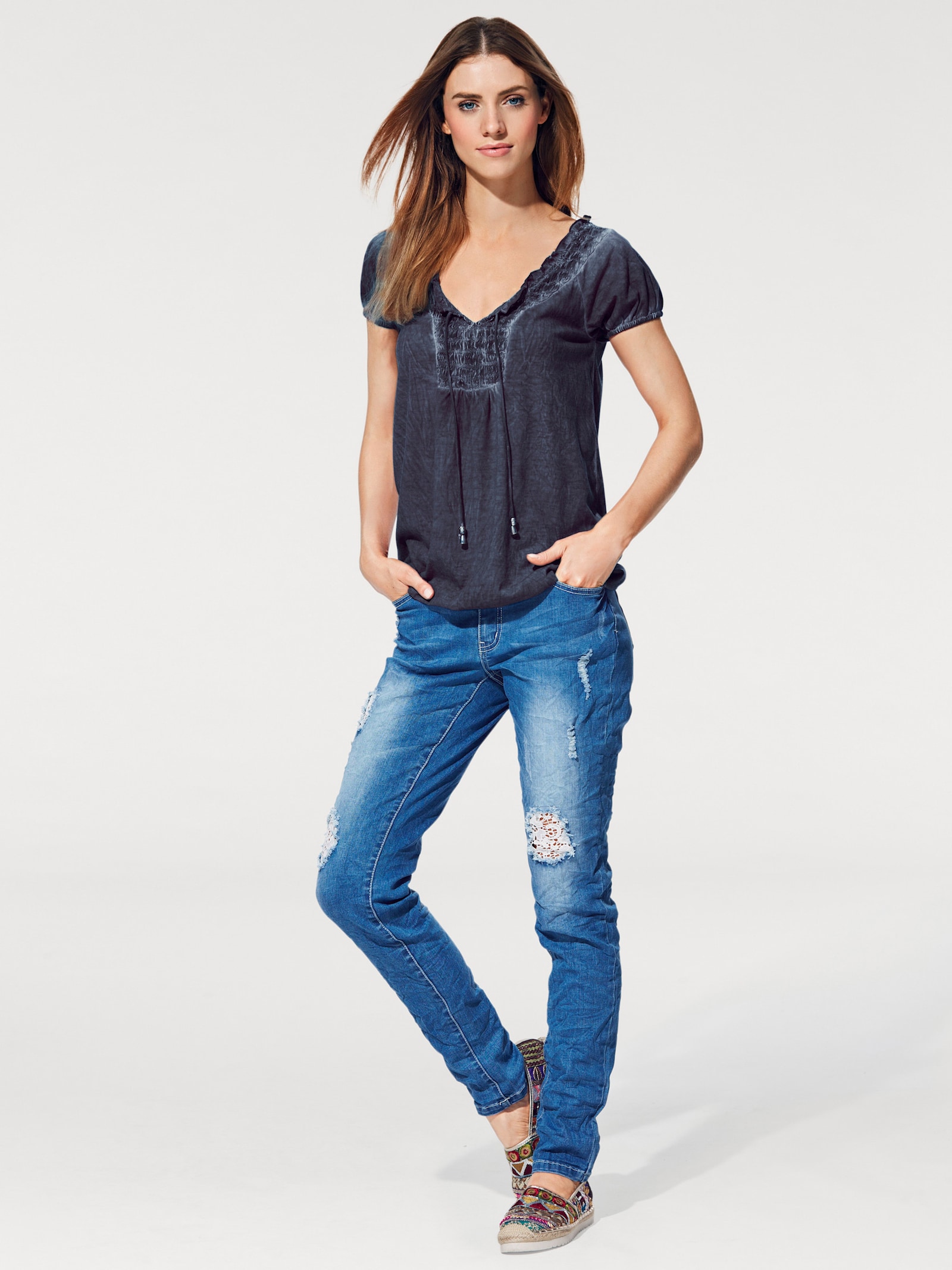 heine V-Shirt mit gesmoktem Ausschnitt - blau