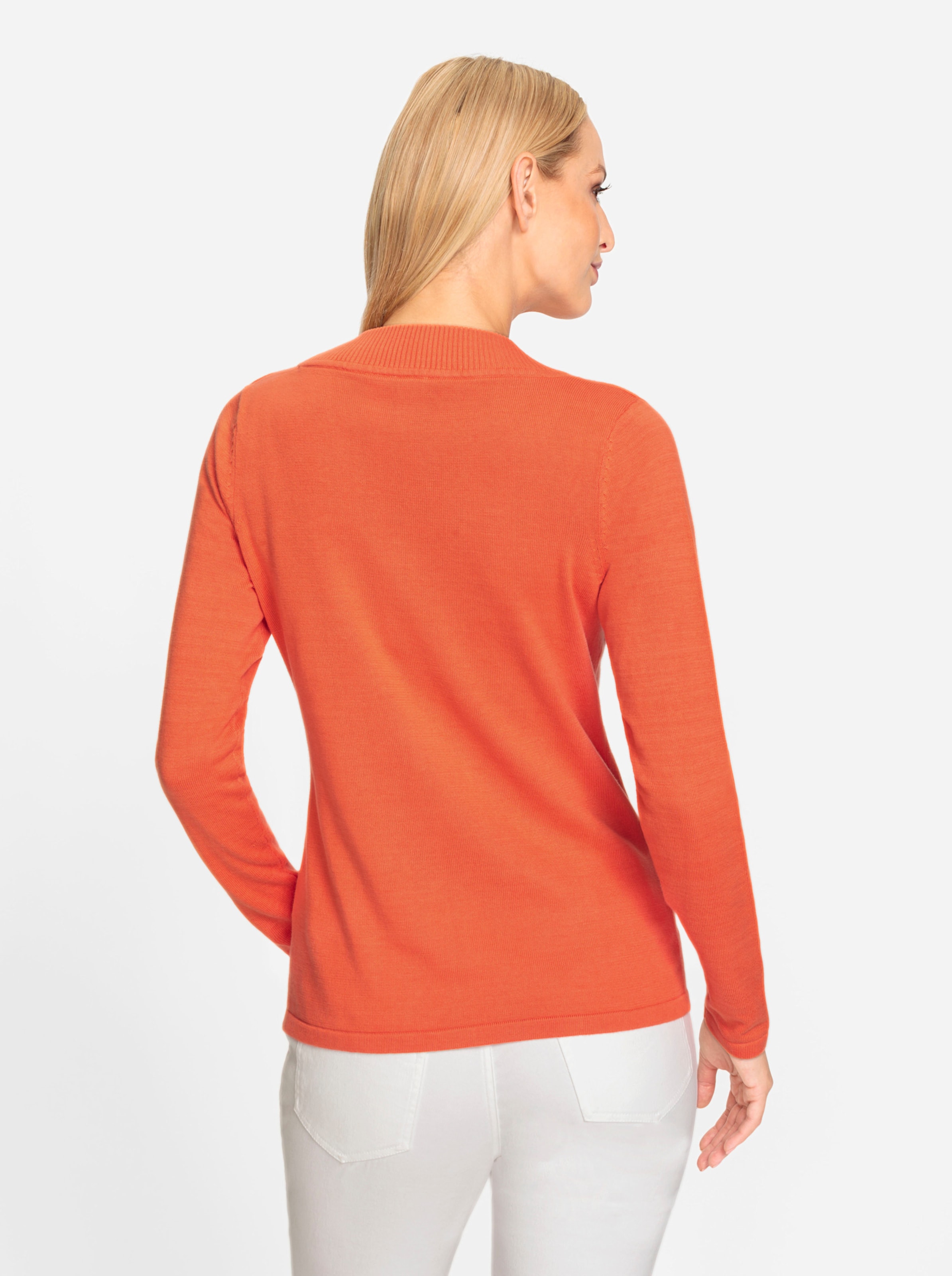 Class on günstig Kaufen-V-Pullover in orange von heine. V-Pullover in orange von heine <![CDATA[V-Pullover Immer up-to-date: der Classic-Style mit großzügigem V-Ausschnitt. Figurbetont tailliert, mit Langarm.]]>. 