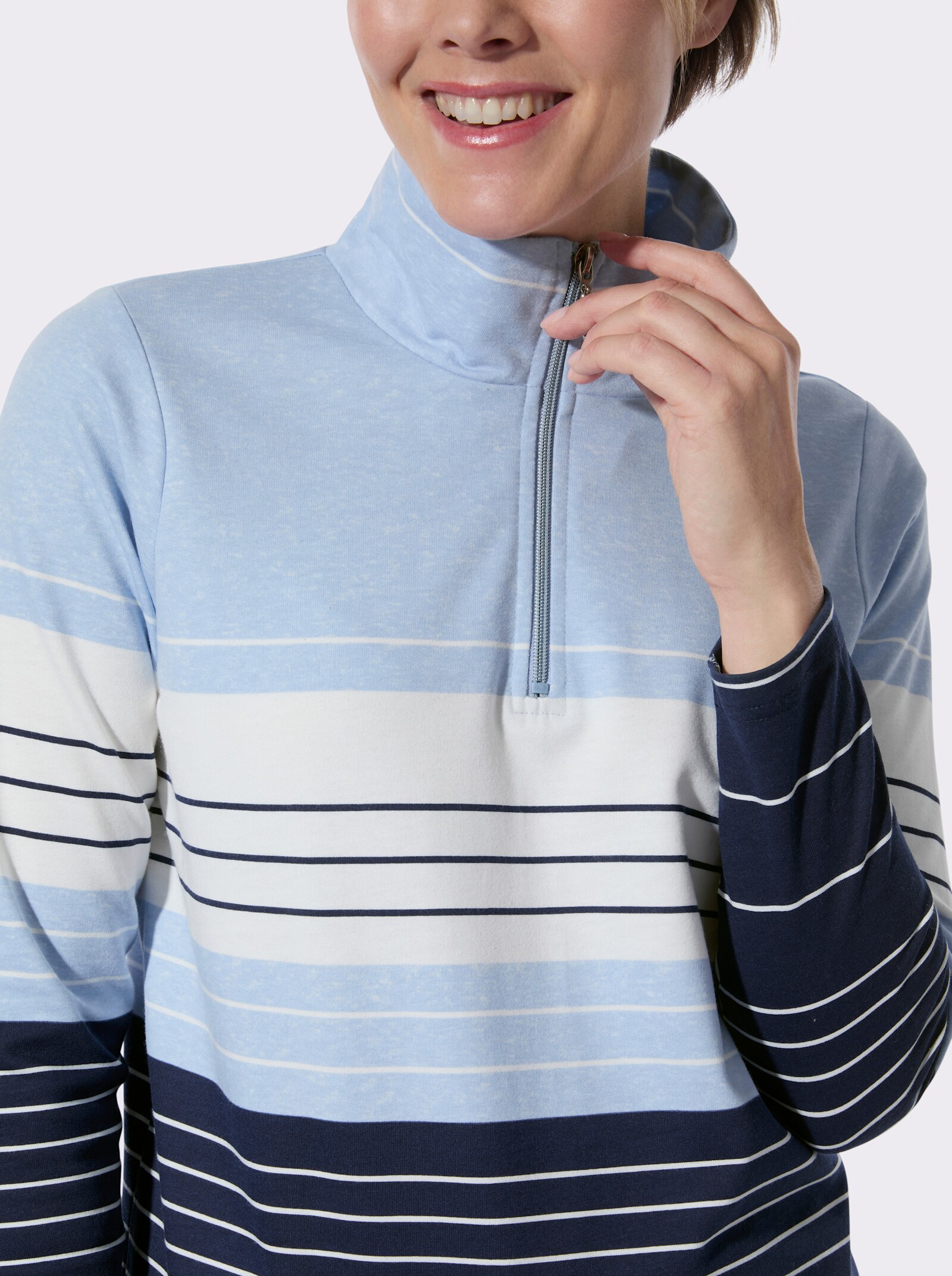 Langarmshirt mit Troyerkragen - eisblau-ecru-geringelt