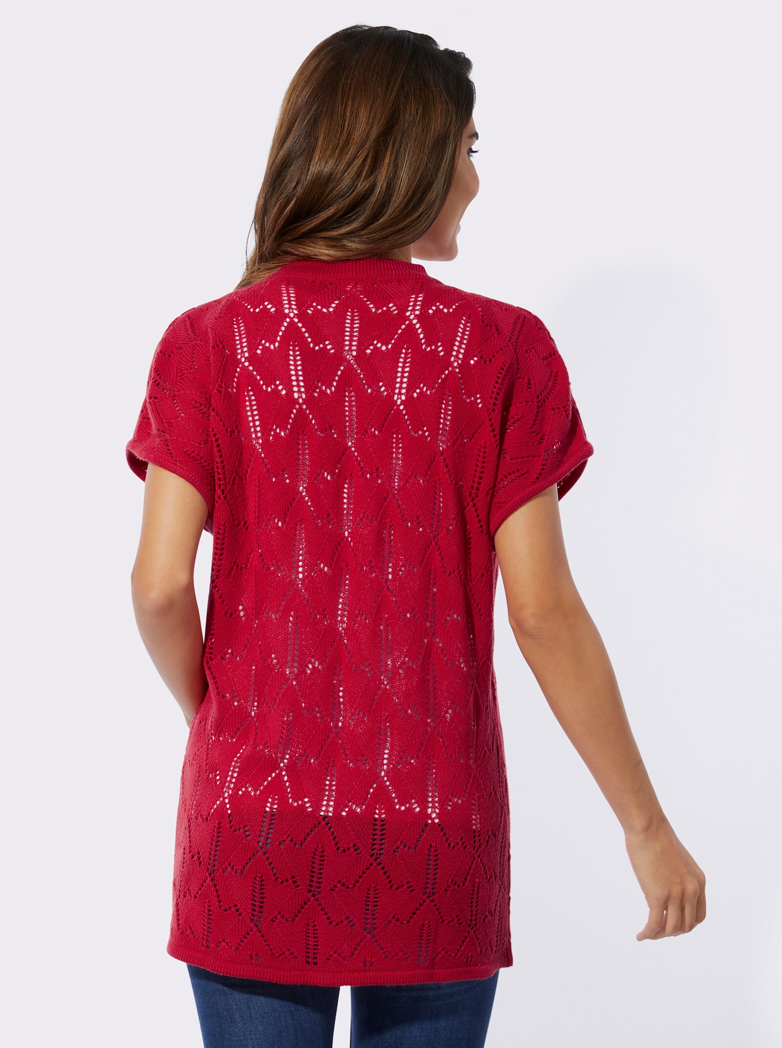 Ajourvest met qua kleur bijpassende knoop - aardbei