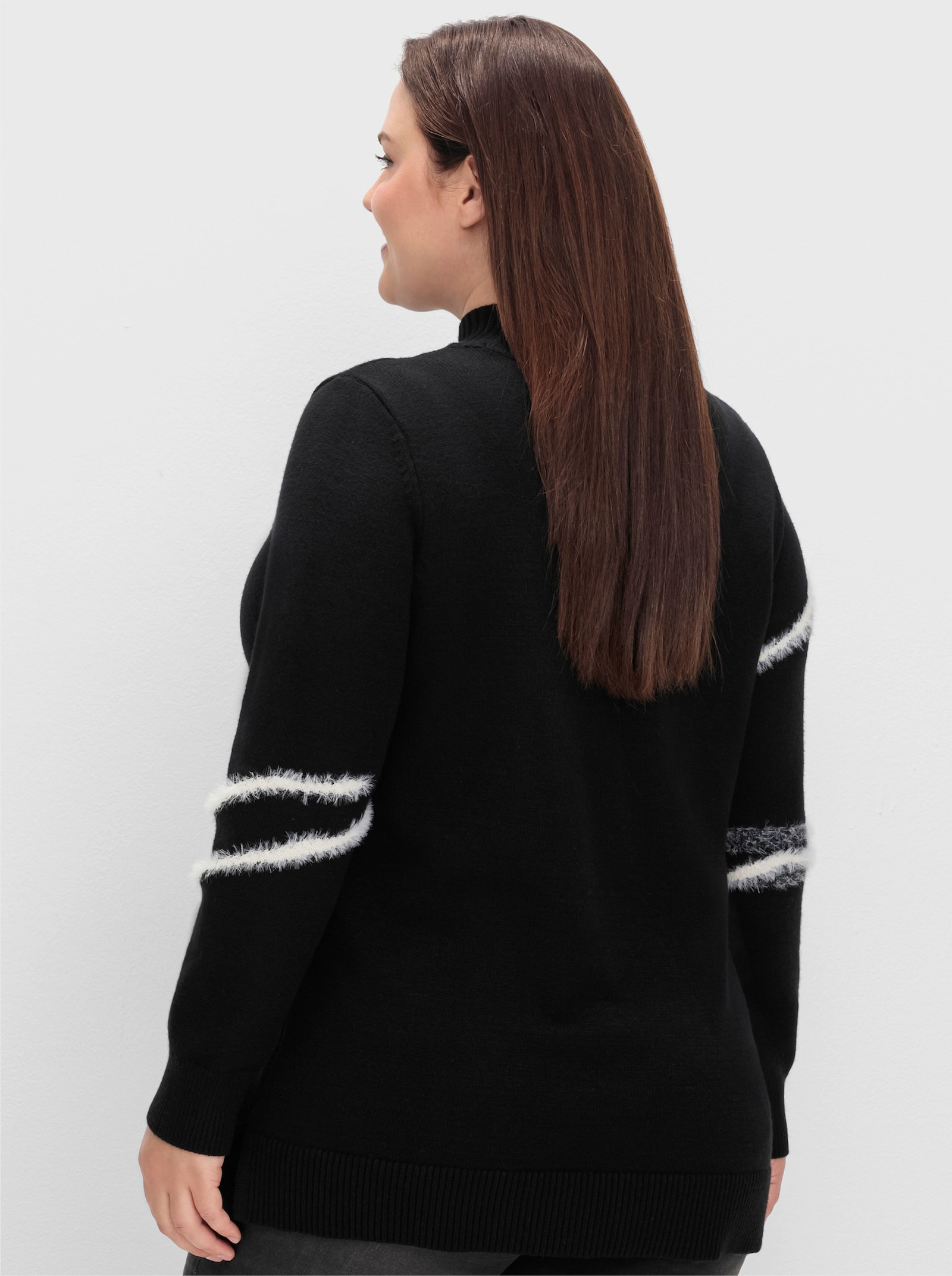 sheego Pullover met opstaande kraag en effectgaren - zwart gedessineerd