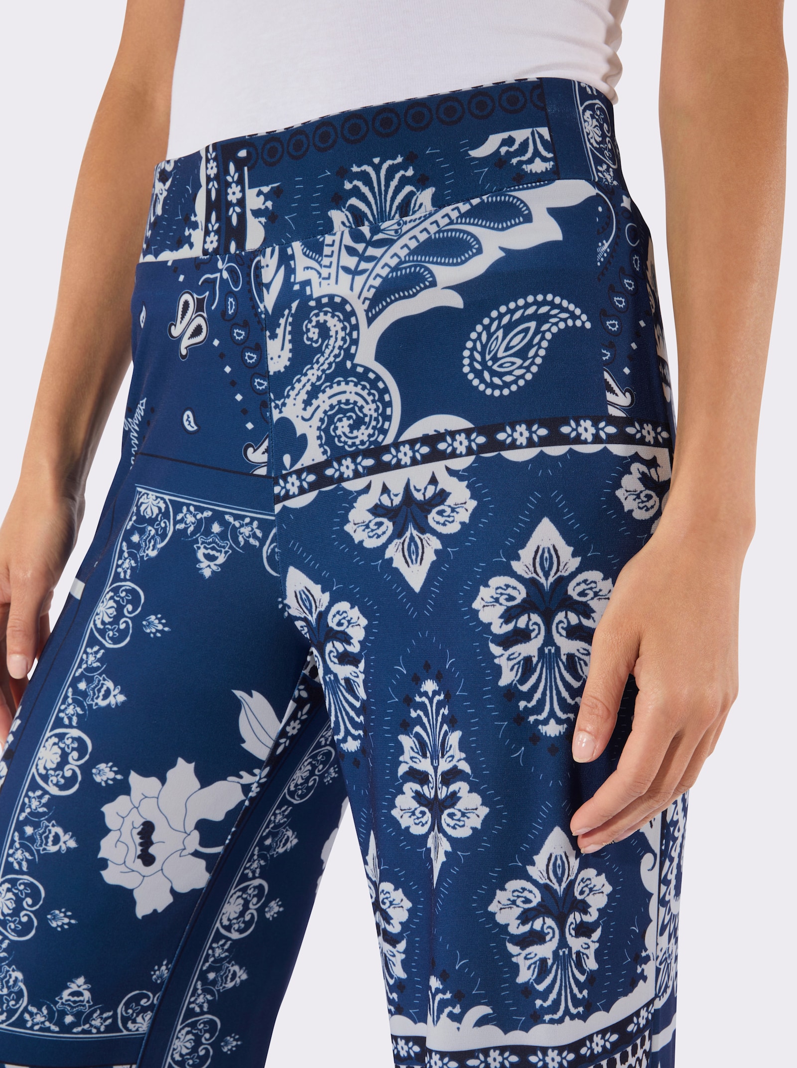 Druckhose mit Rundum-Dehnbund - royalblau-ecru-bedruckt