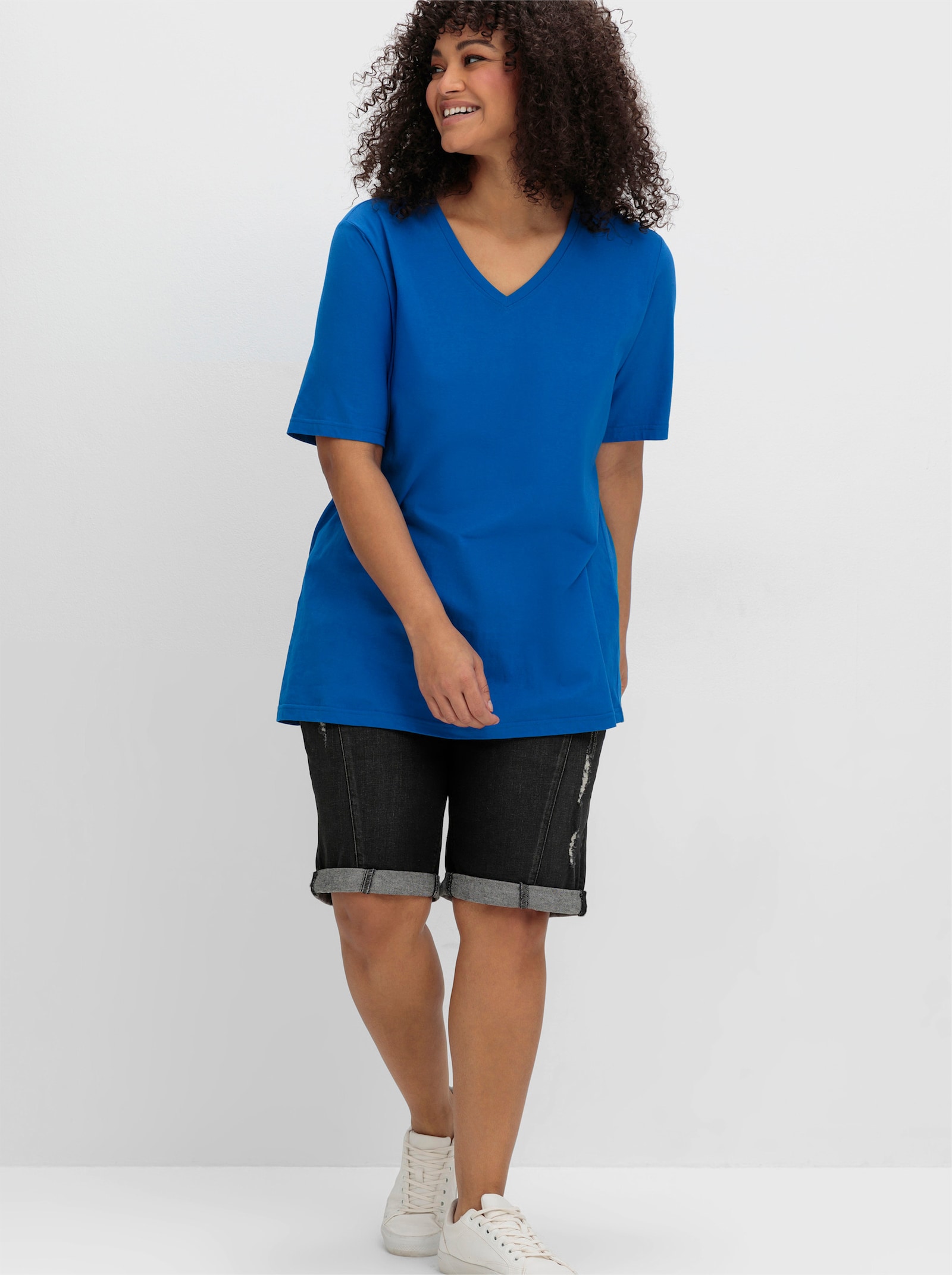 sheego Shirt met V-hals van lichte jersey - kobaltblauw