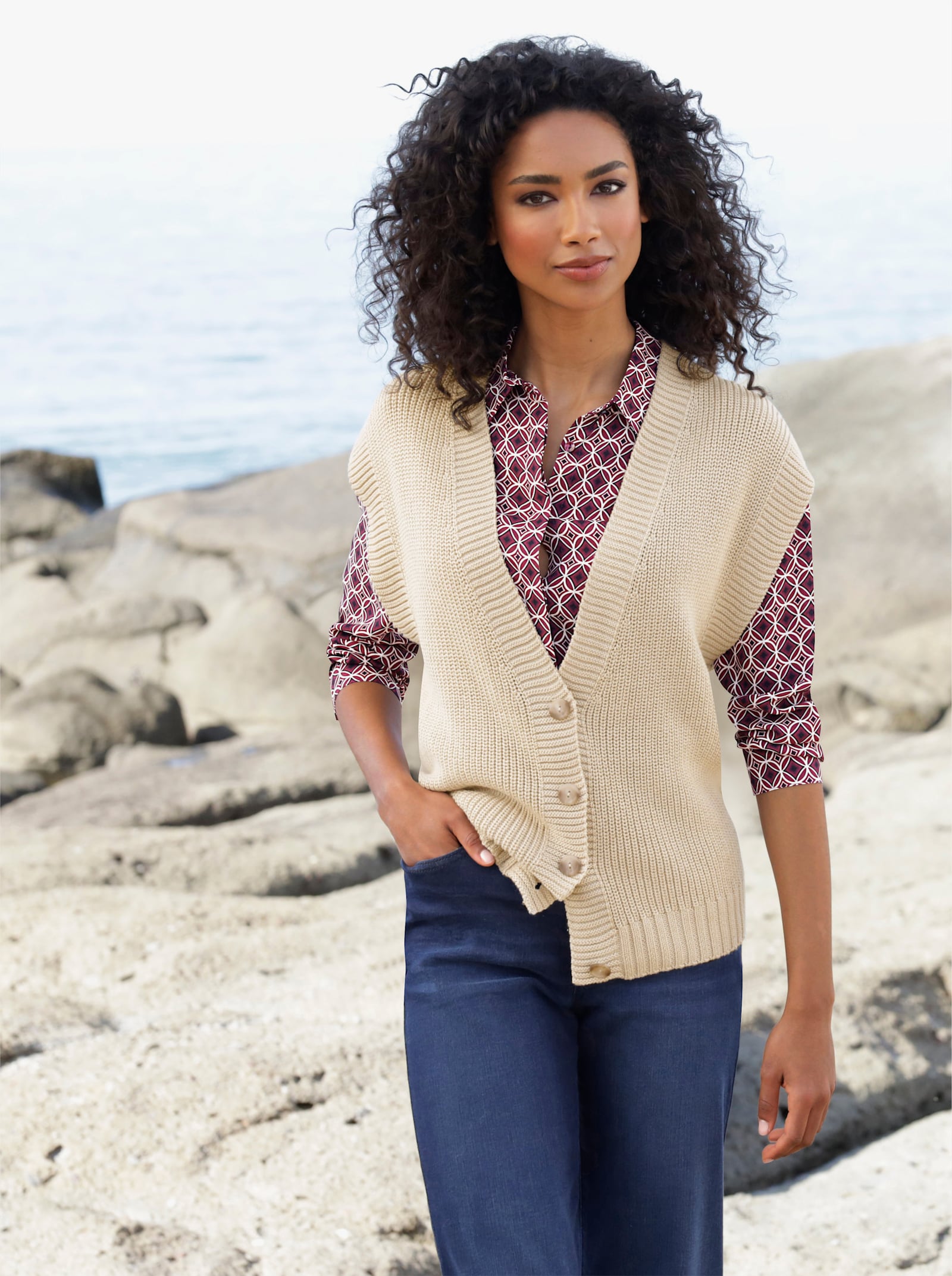 heine Strickweste mit Glanzgarn - sand