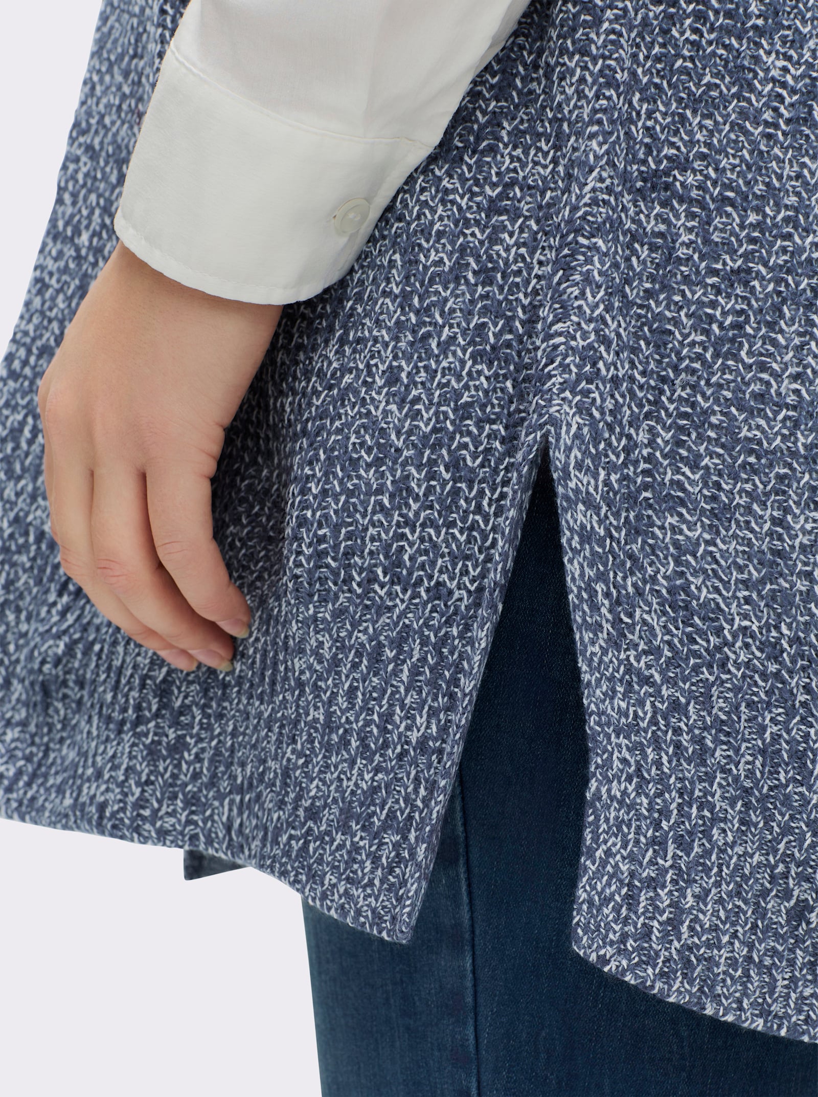 Strickweste mit Seitenschlitzen - rauchblau-meliert