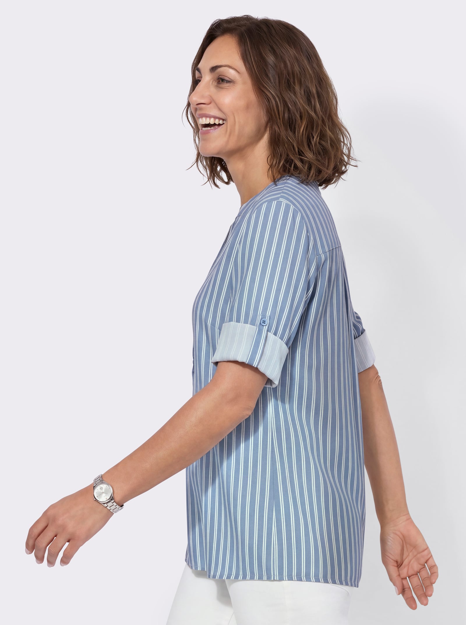 Gestreifte Bluse mit hinten abgerundetem Saum - bleu-ecru-gestreift