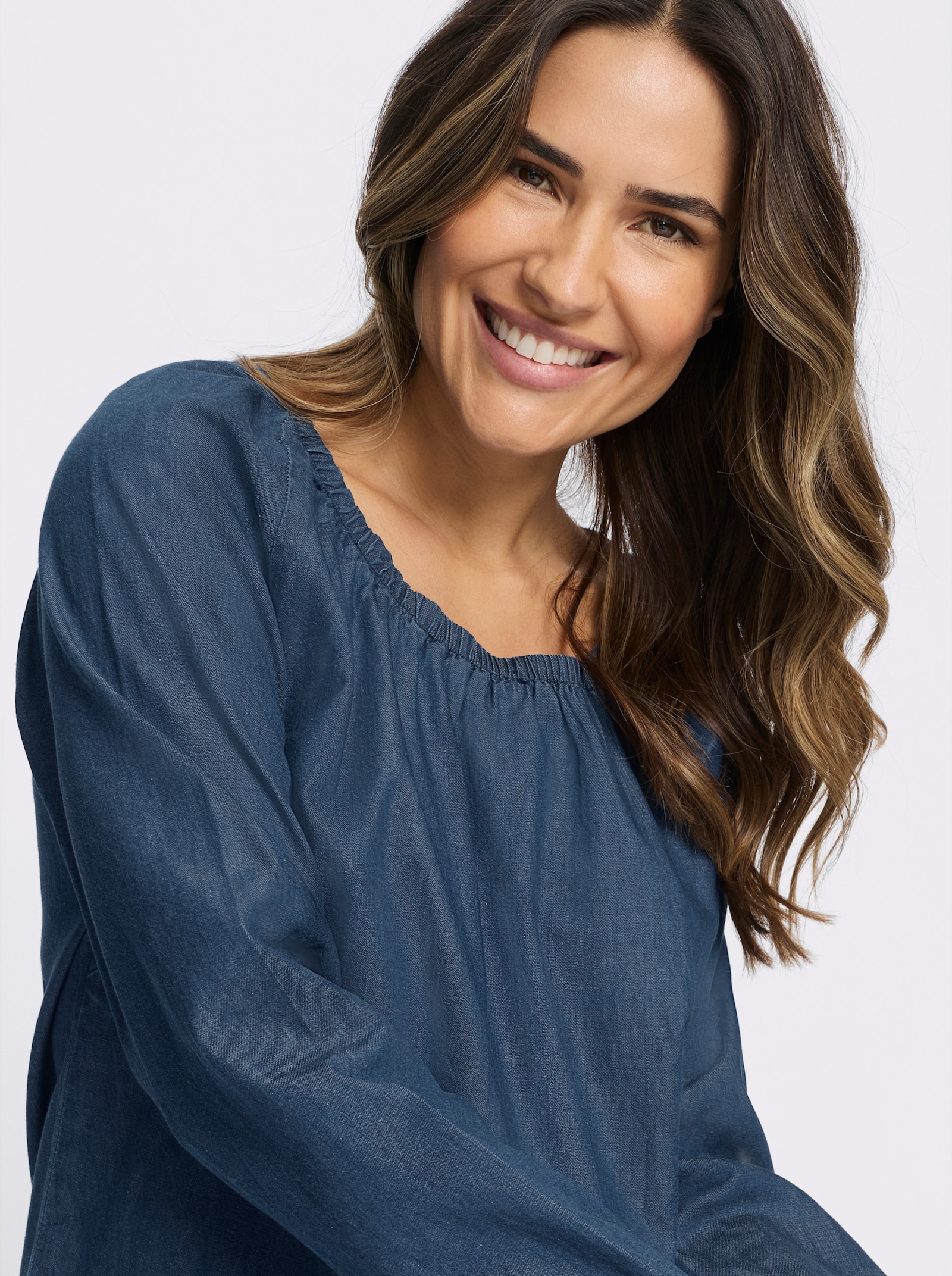 Jeansbluse mit Gummizug am Ausschnitt - blue-stone-washed