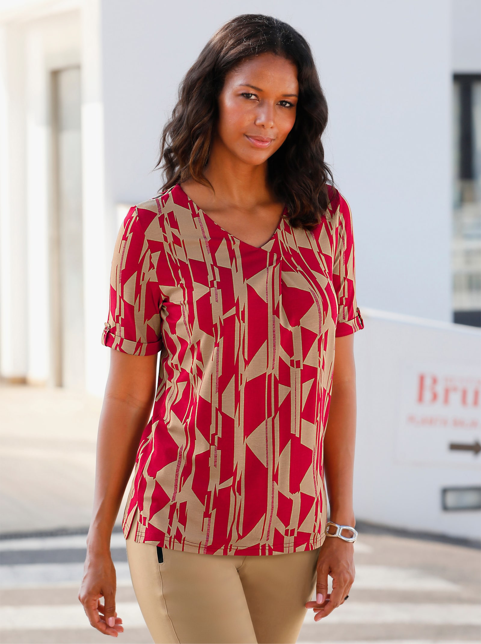 Shirt mit Riegel und Knopf am Ärmelaufschlag - camel-rot-bedruckt
