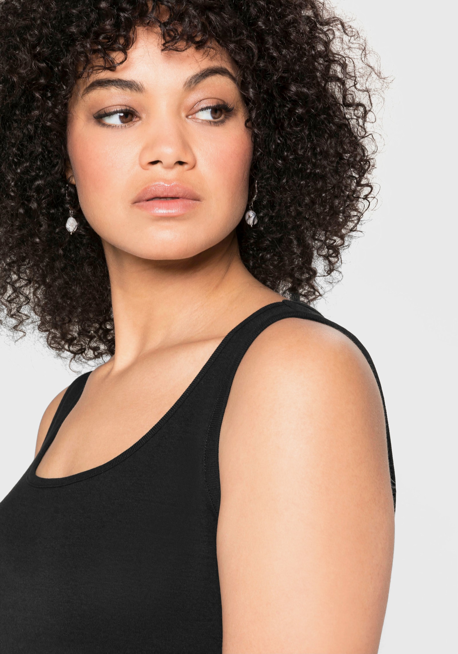 sheego Tanktop in Rippqualität - schwarz