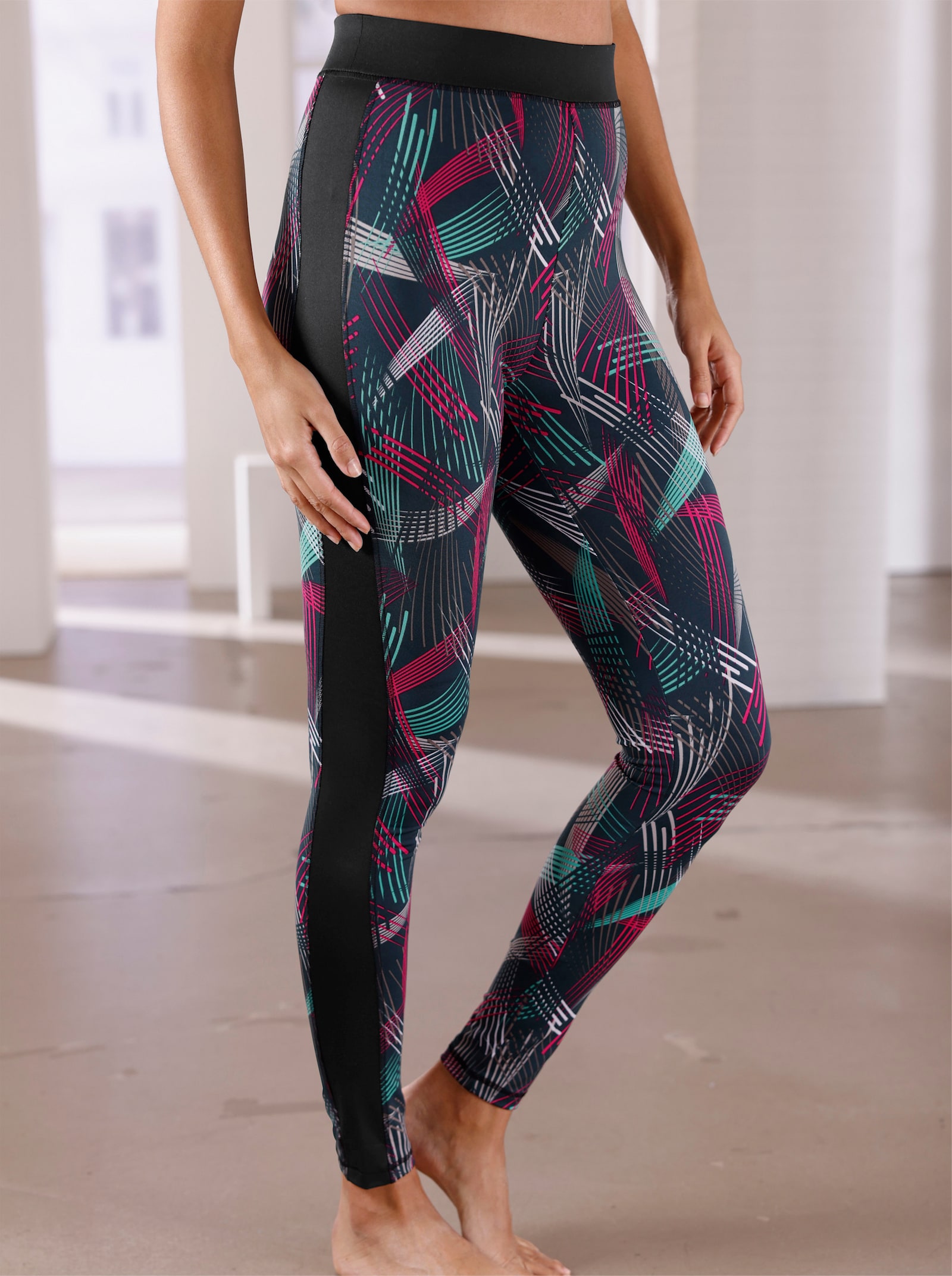 Leggings mit glattem Dehnbund - schwarz-fuchsia-bedruckt